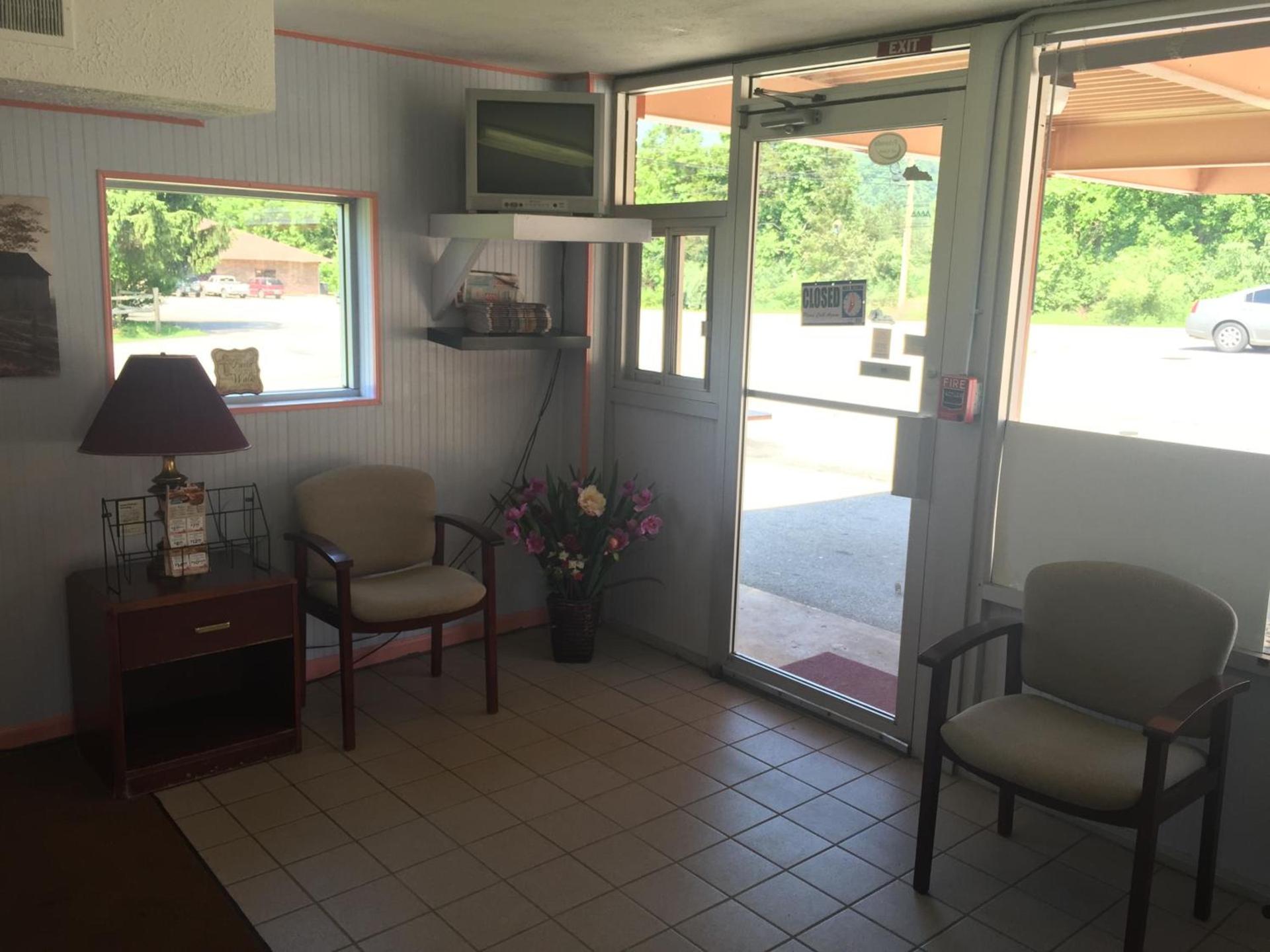 Daniel Boone Motor Inn photo 14