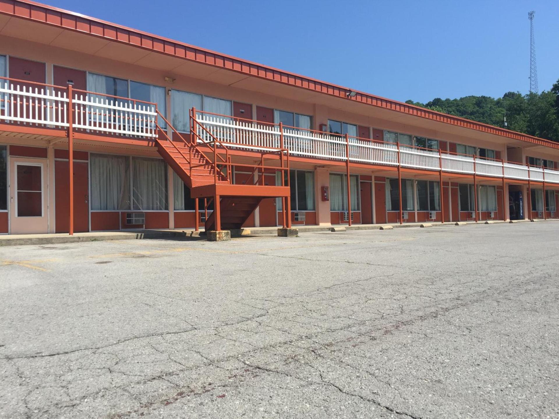 Daniel Boone Motor Inn — hotel in Pikeville