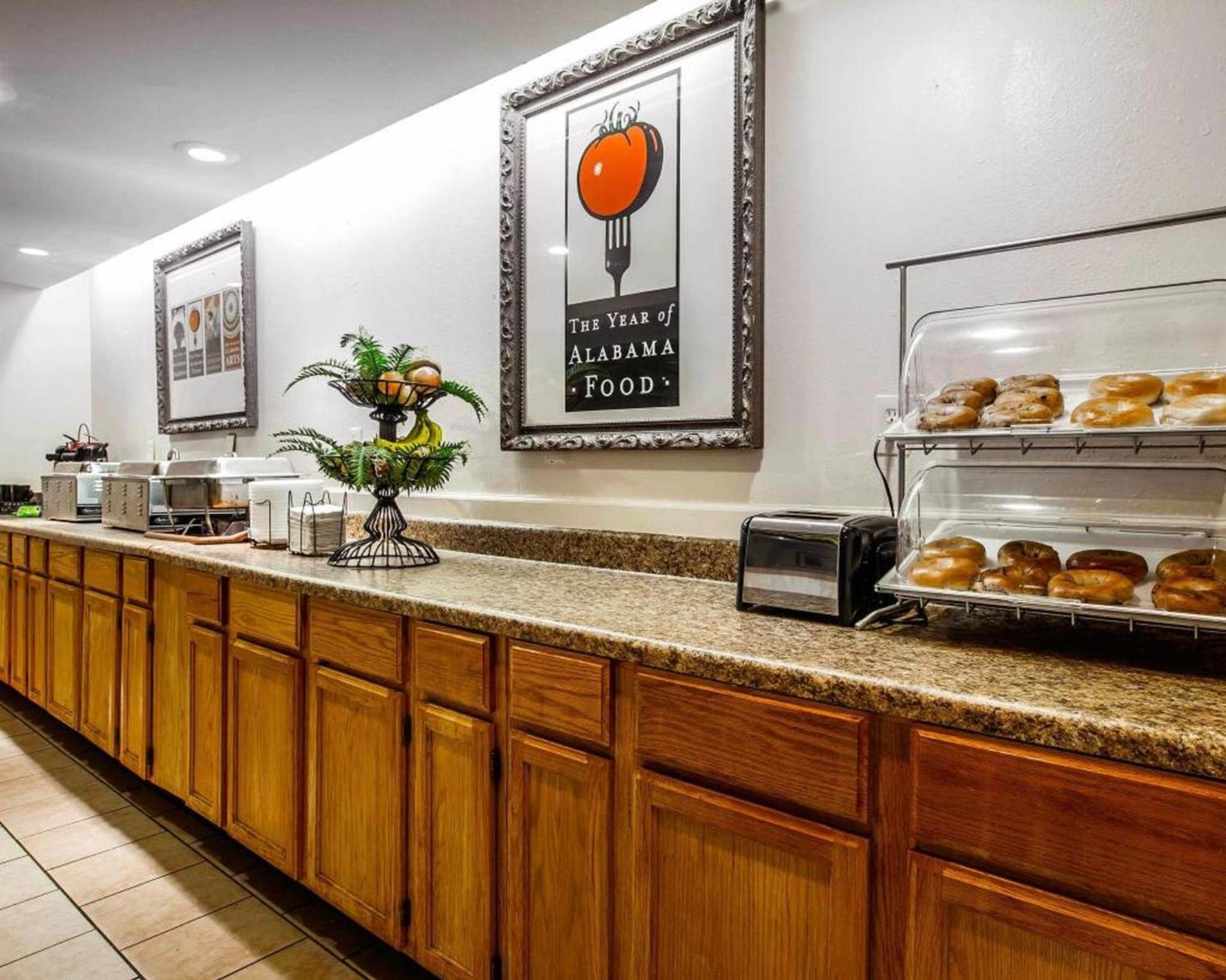 Ramada by Wyndham Birmingham Airport photo 6