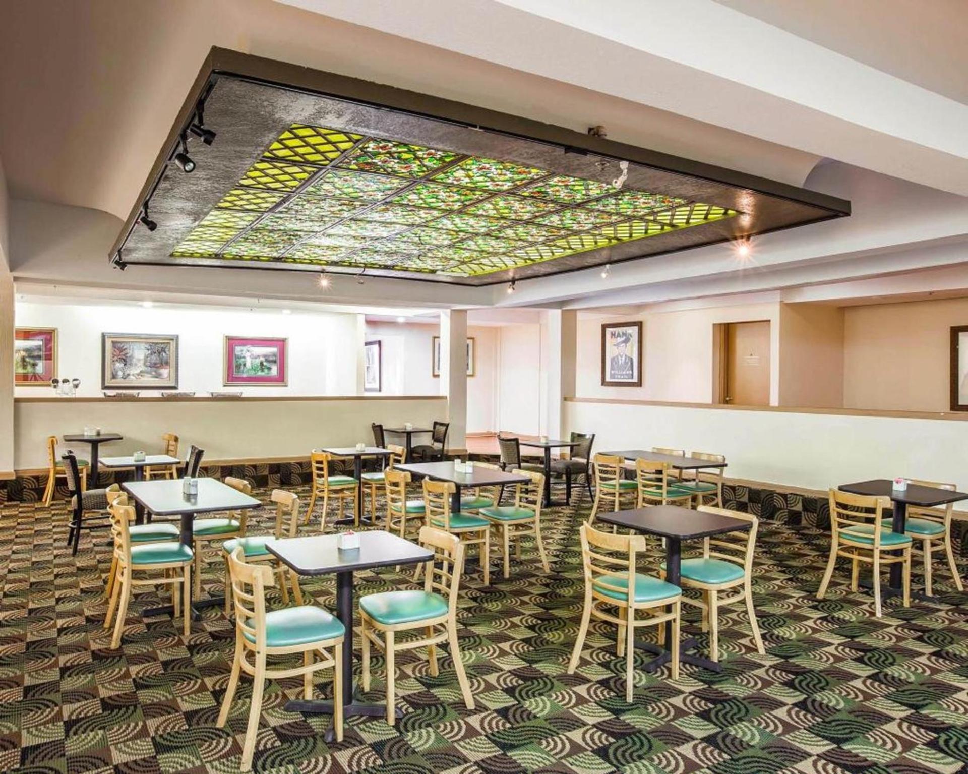 Ramada by Wyndham Birmingham Airport photo 9