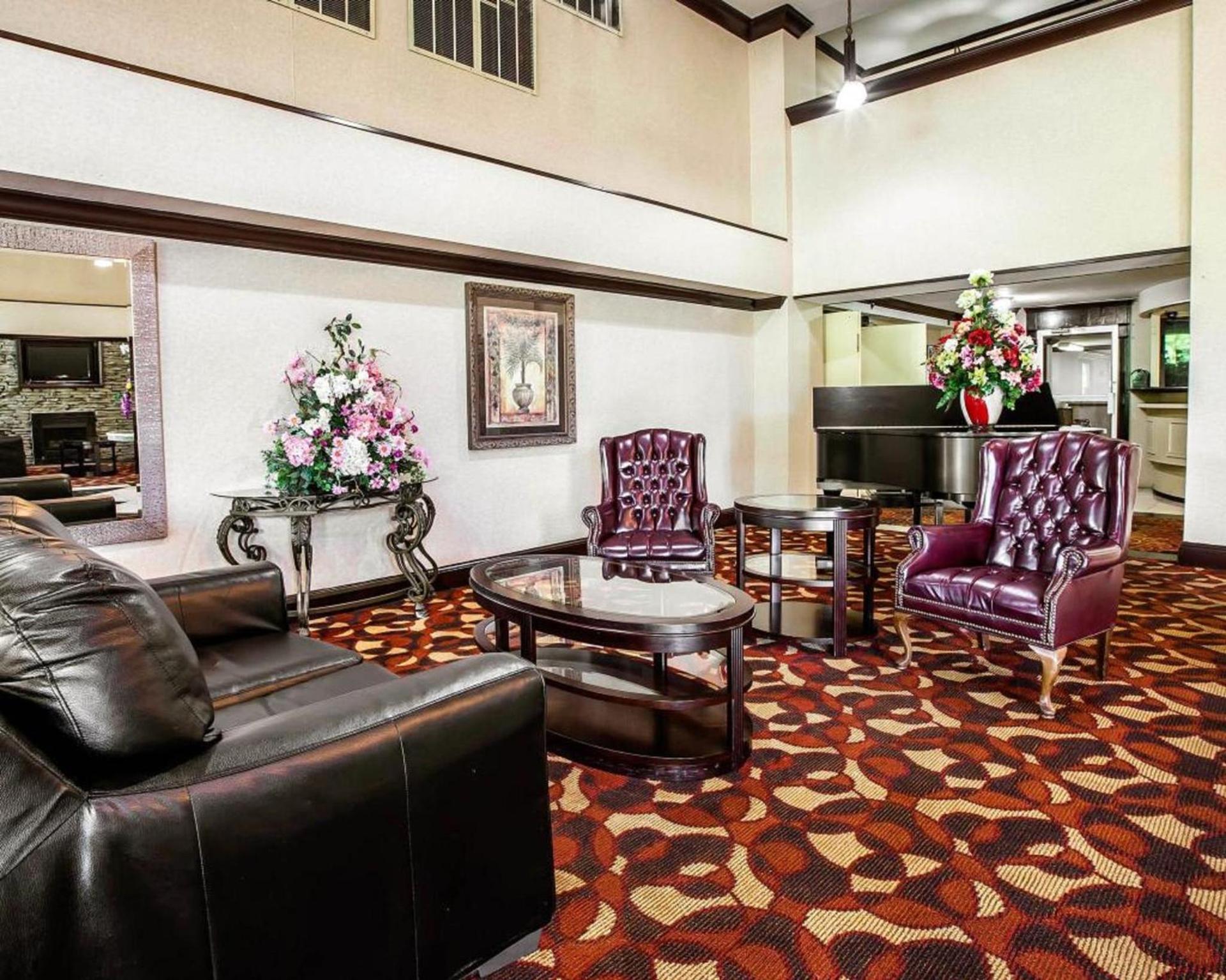 Ramada by Wyndham Birmingham Airport photo 7
