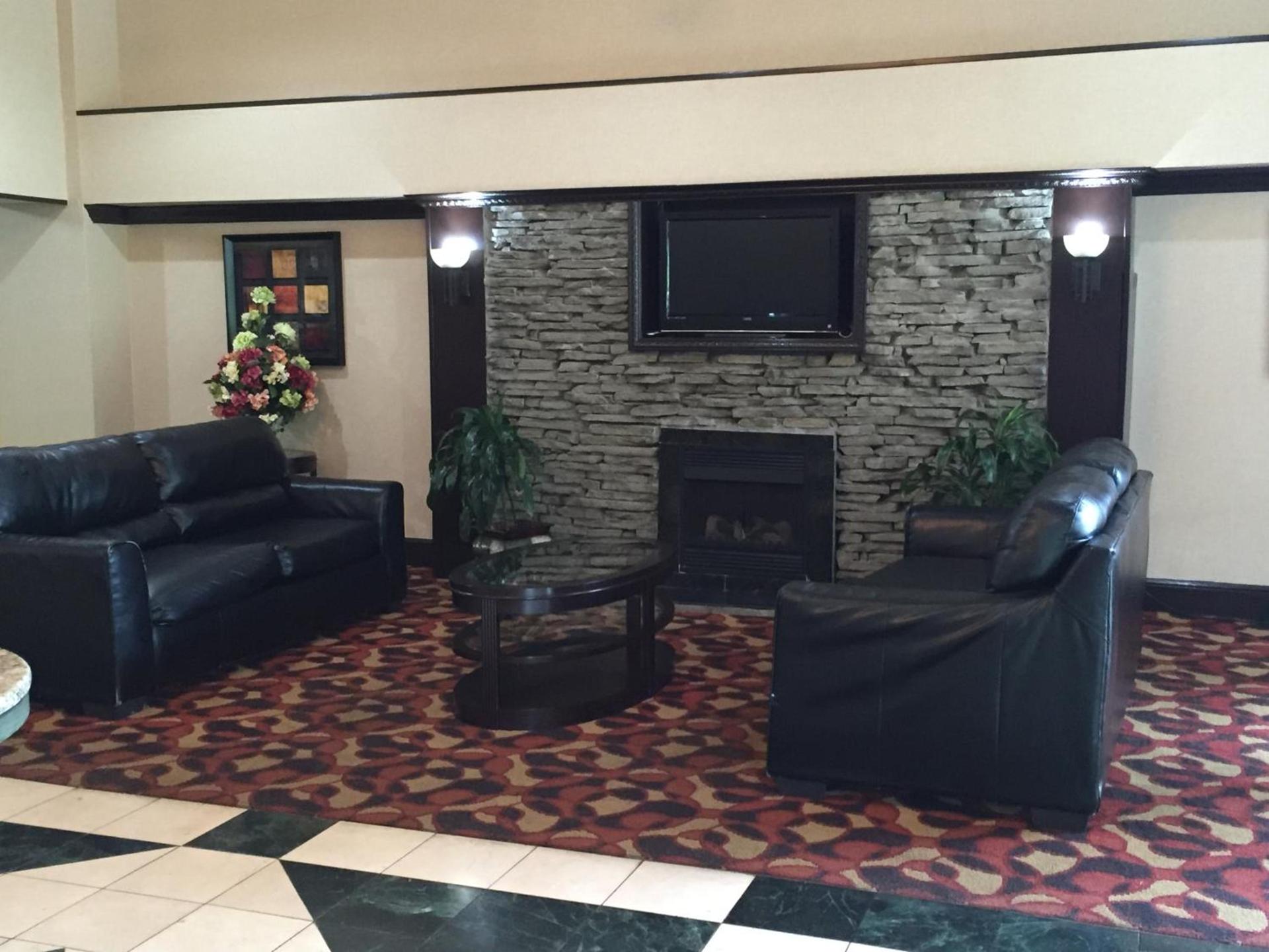 Ramada by Wyndham Birmingham Airport photo 33