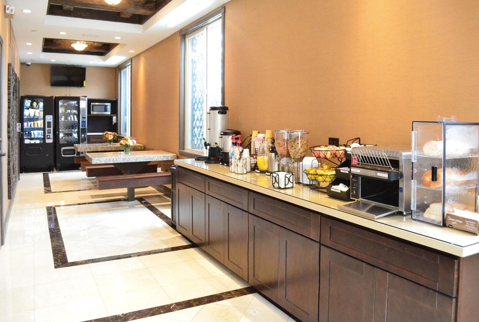 Tuscan Garden Inn photo 19