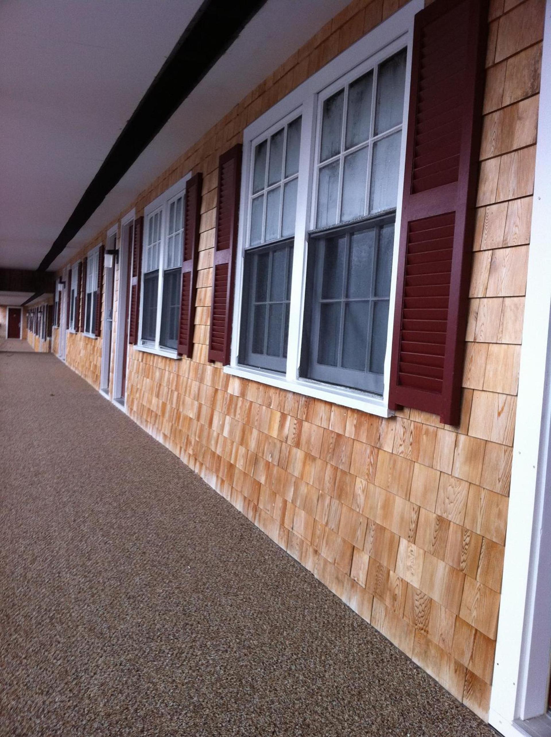 Holiday Hill Inn & Suites photo 56