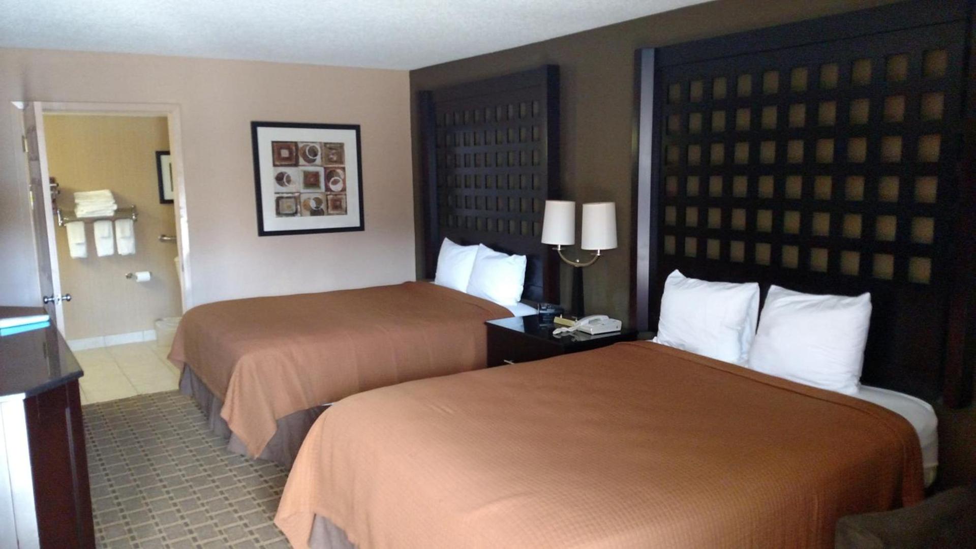 Super 8 by Wyndham Atoka photo 21