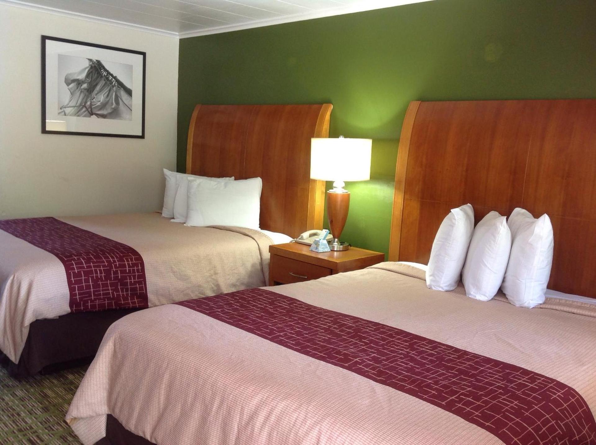 Pilgrim Inn & Cottages photo 5