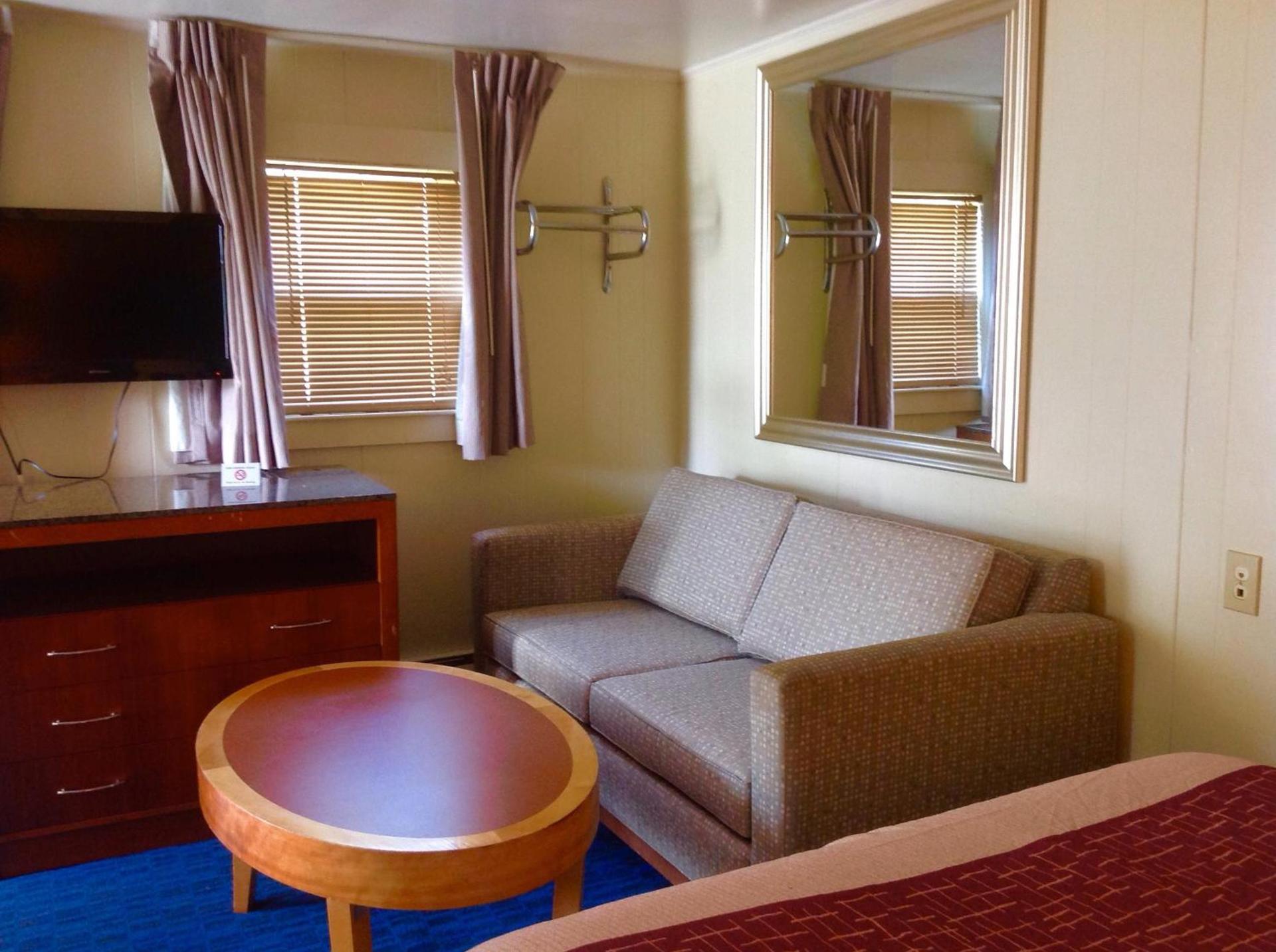 Pilgrim Inn & Cottages photo 13