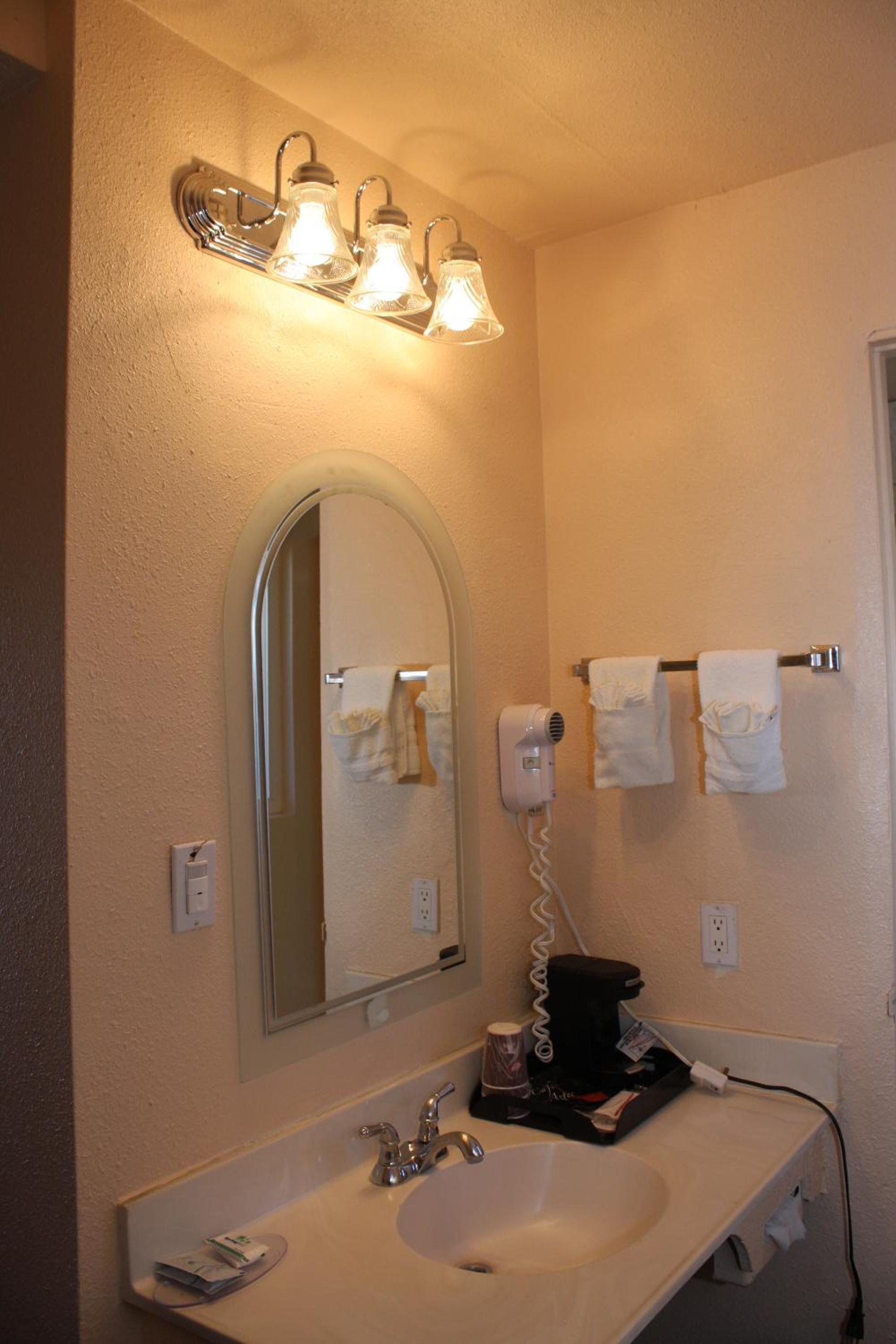 Budget Inn photo 8