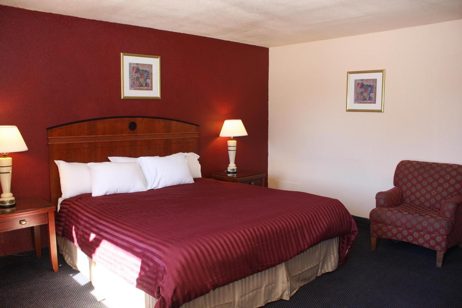 Budget Inn photo 9