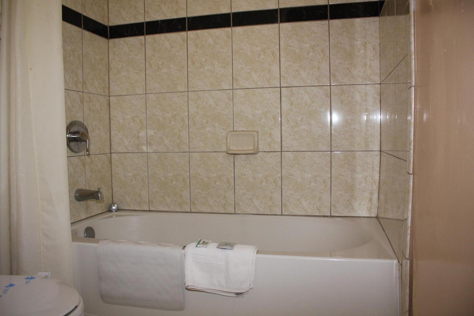Budget Inn photo 11