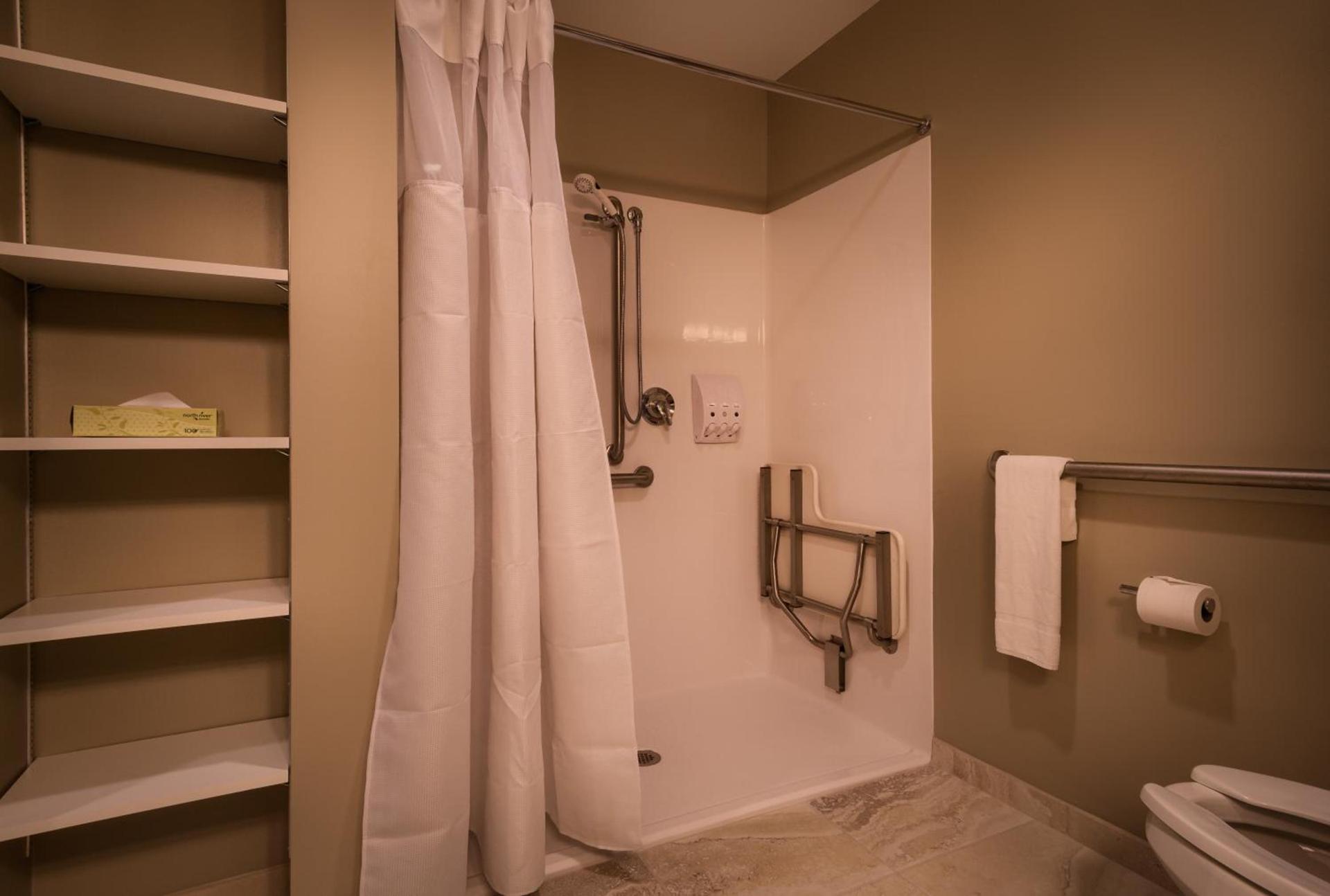 Sun & Ski Inn and Suites photo 67