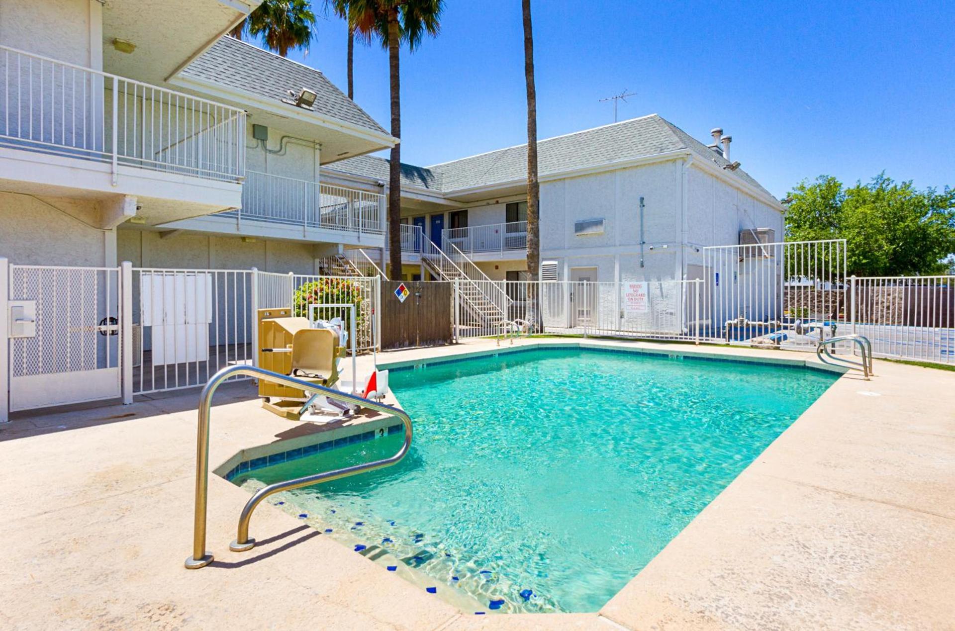 Motel 6-Mesa, AZ - South photo 13