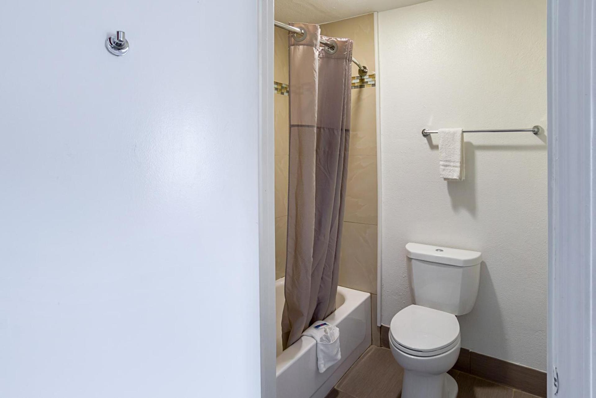 Motel 6-Grand Prairie, TX - Near Six Flags Drive photo 27