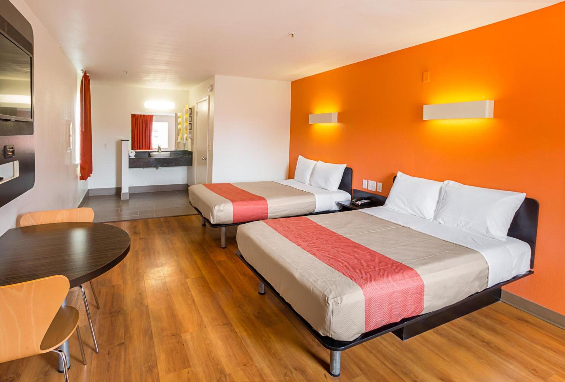 Motel 6-Grand Prairie, TX - Near Six Flags Drive photo 15