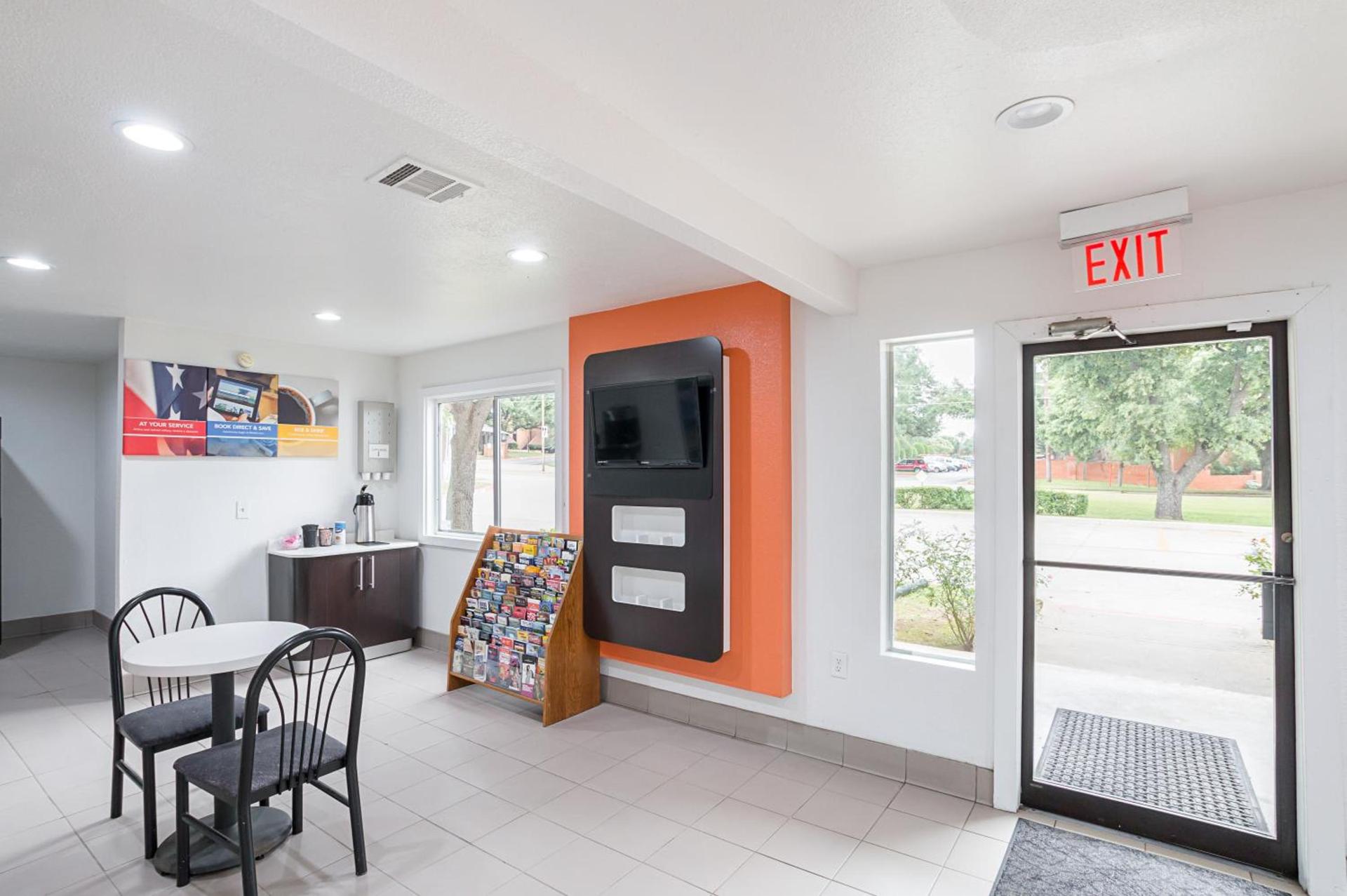 Motel 6-Grand Prairie, TX - Near Six Flags Drive photo 11