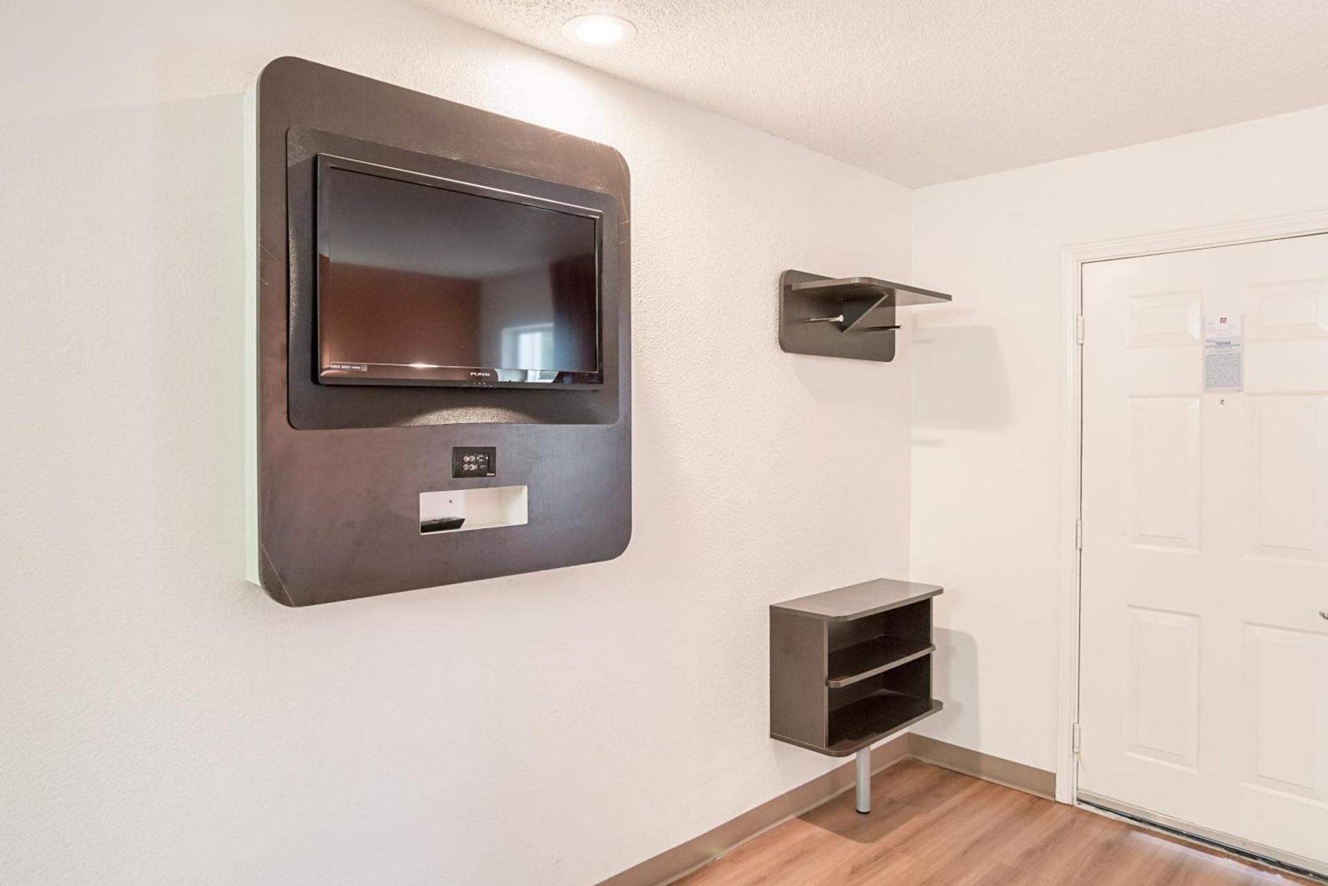 Motel 6-Grand Prairie, TX - Near Six Flags Drive photo 22