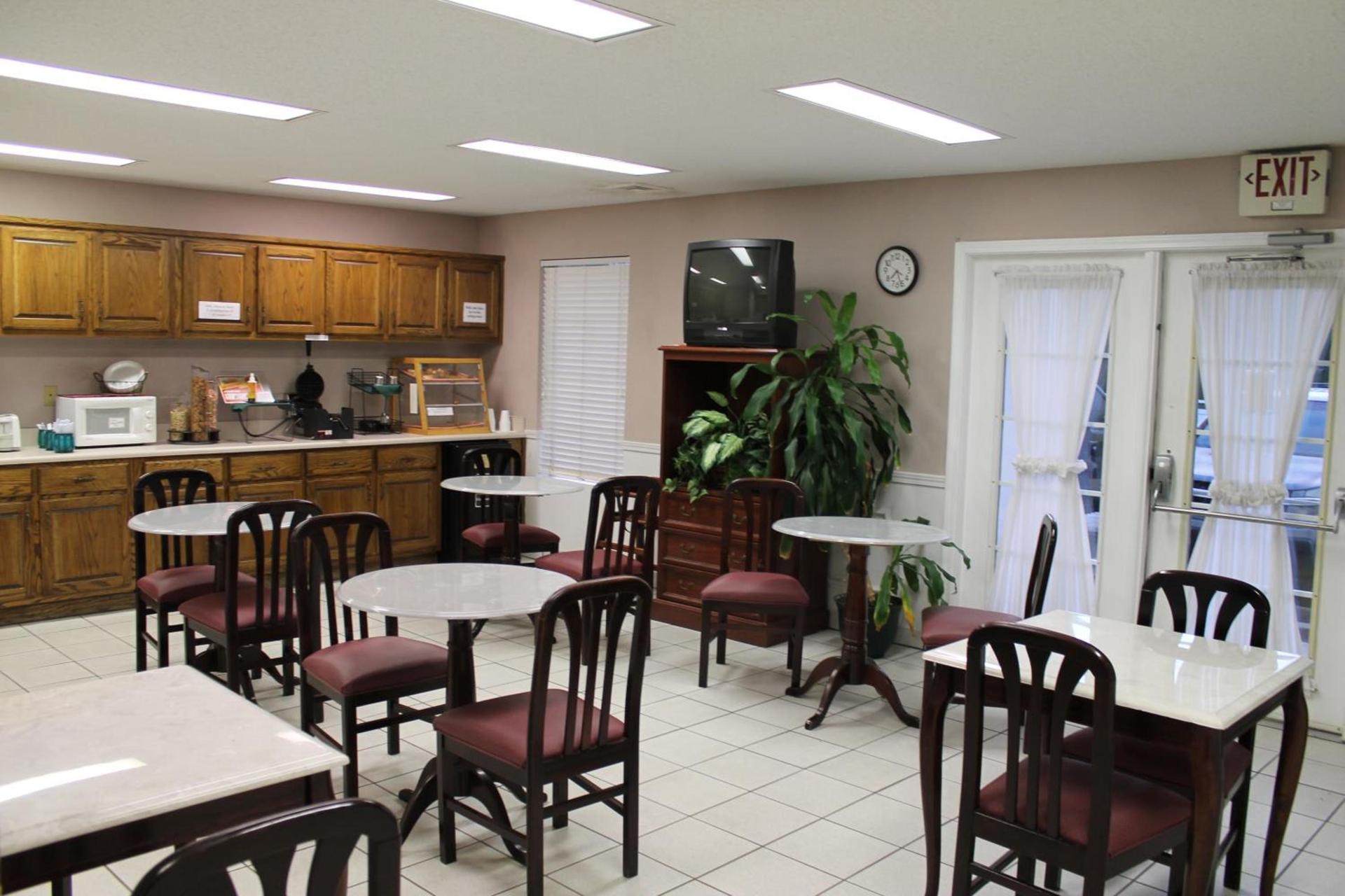 American Motel - Lenoir photo 18