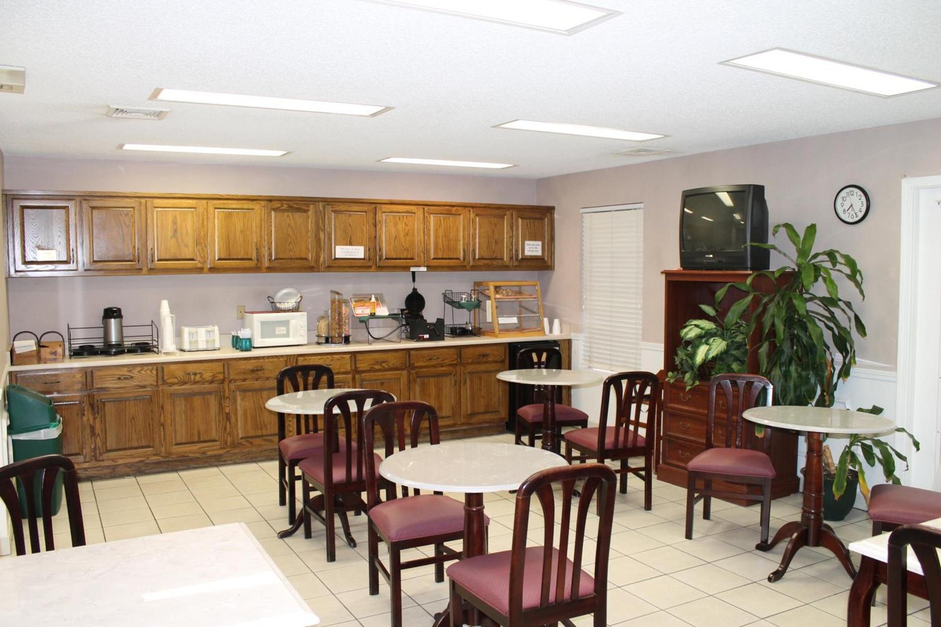 American Motel - Lenoir photo 20