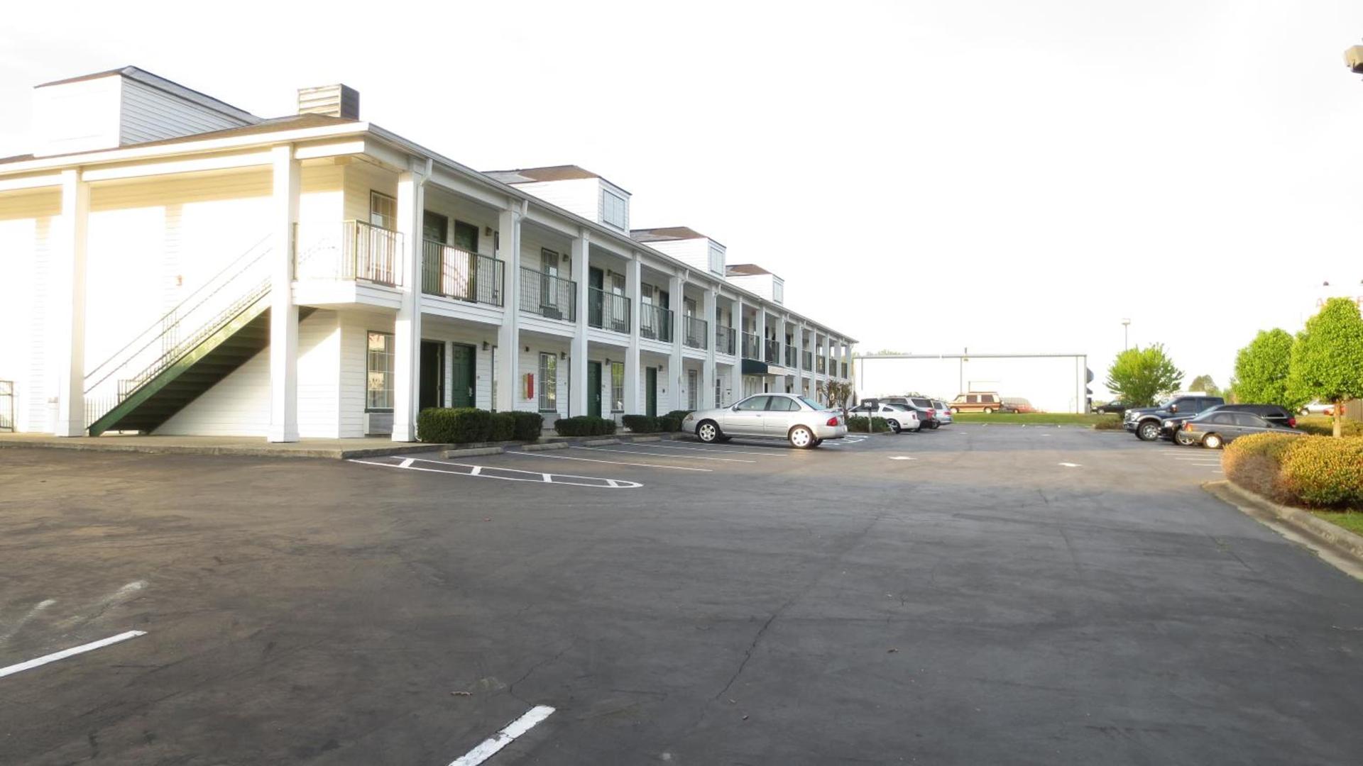 American Motel - Lenoir photo 6