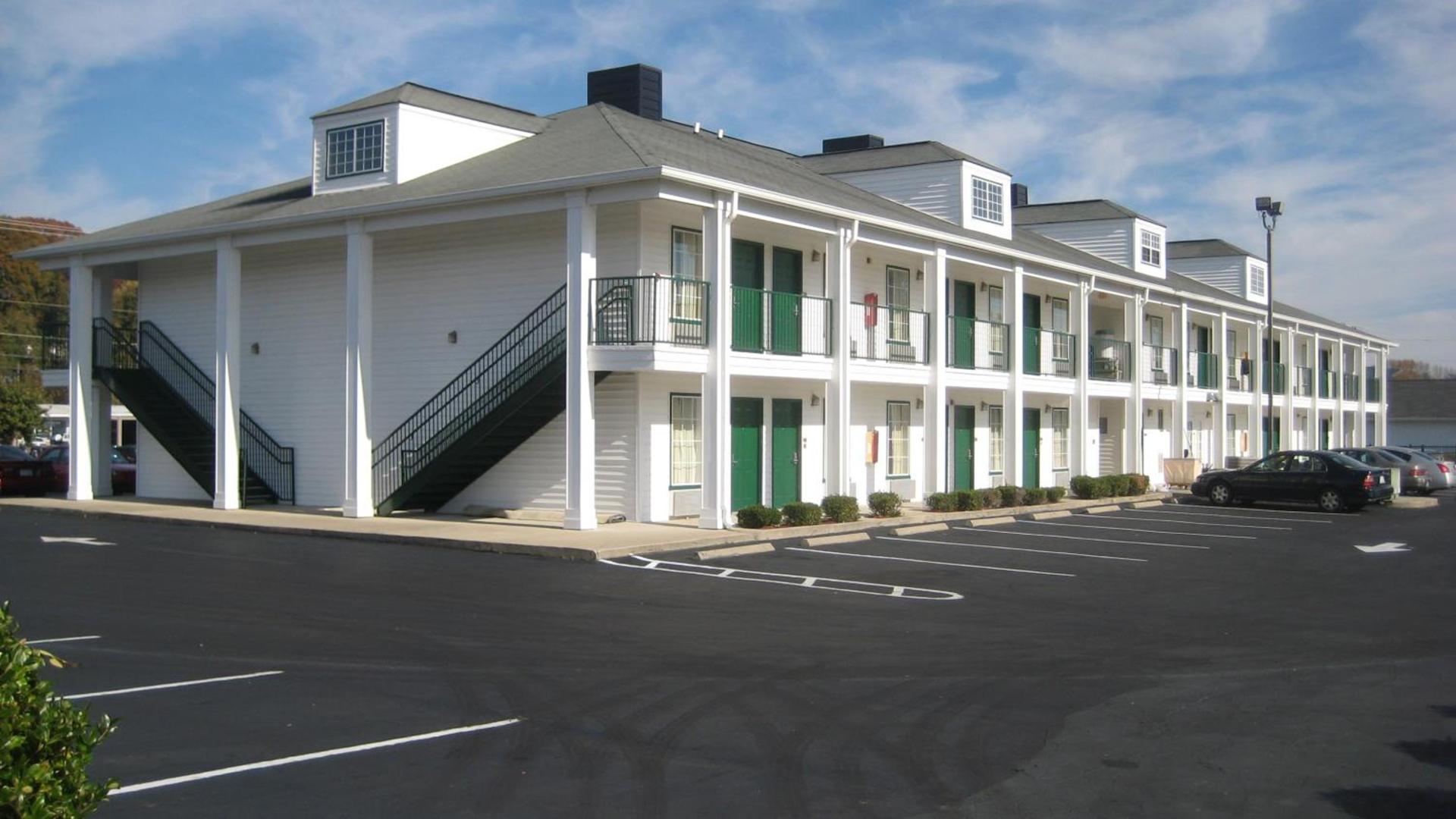 American Motel - Lenoir photo 5