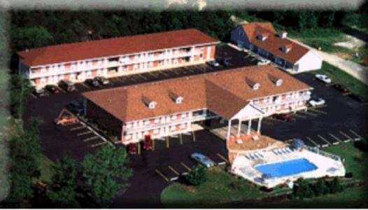 Twelve Oaks Inn — hotel in Branson