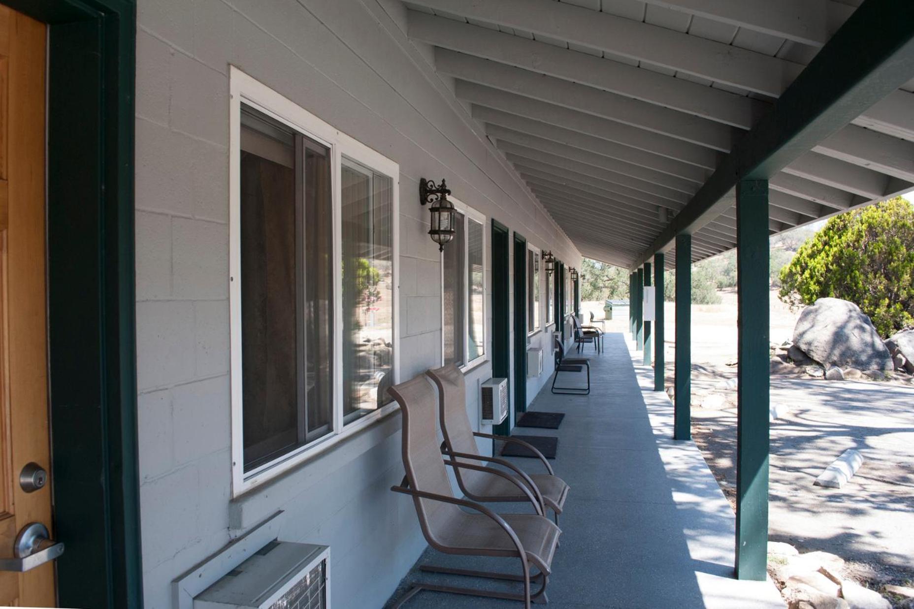 Black Hawk Lodge photo 10