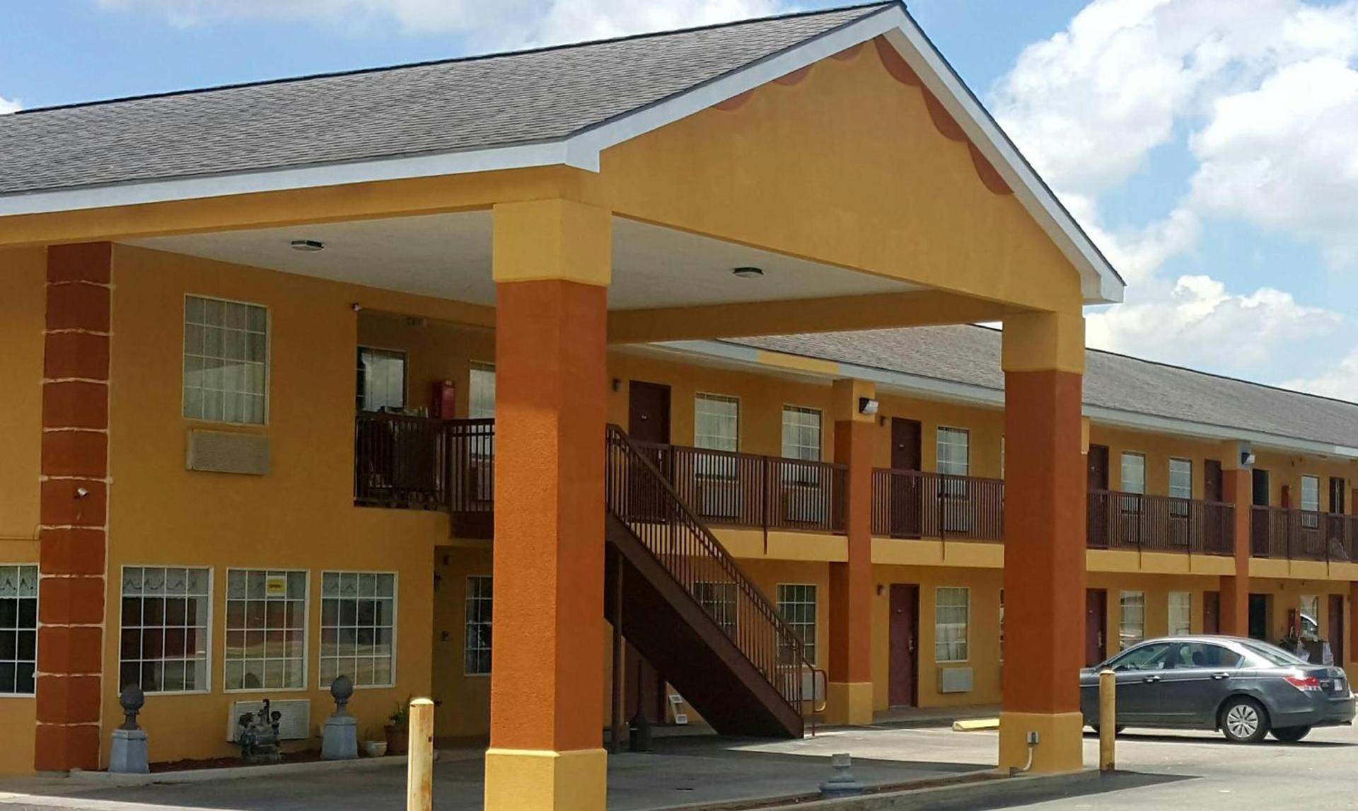Executive Inn photo 2