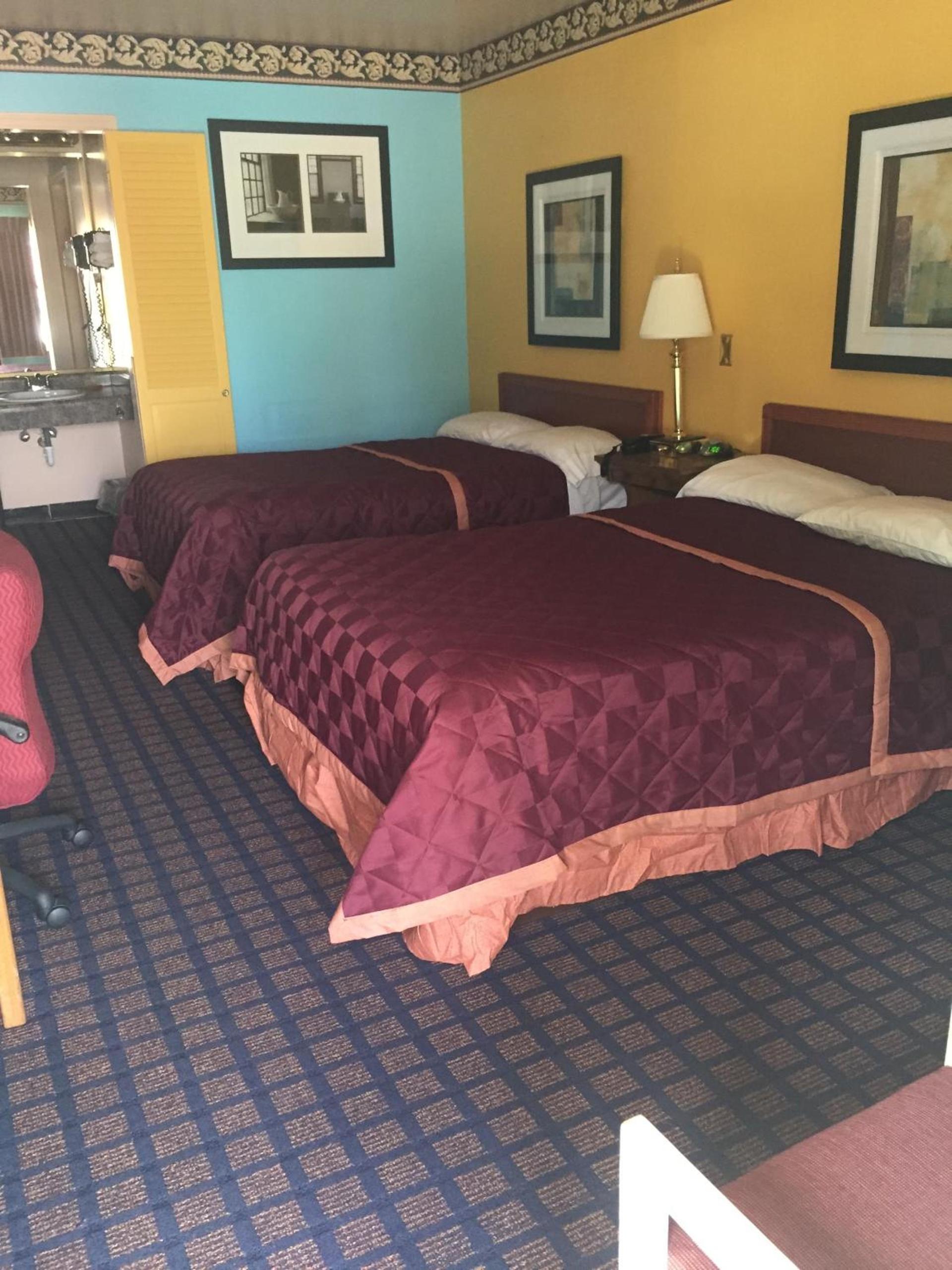 Norwalk Inn photo 17