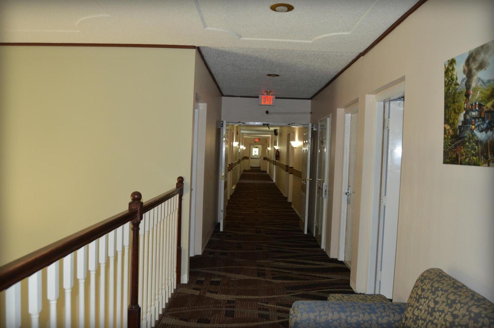 Adams Inn and Suites photo 5