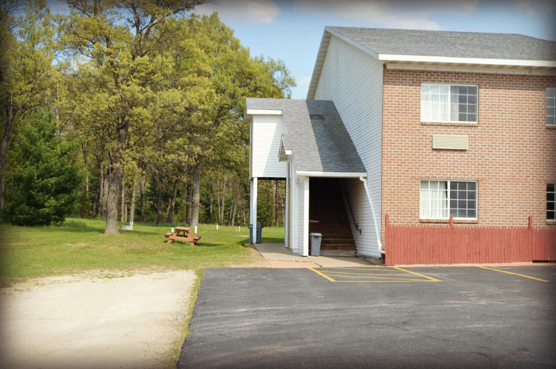 Adams Inn and Suites photo 15
