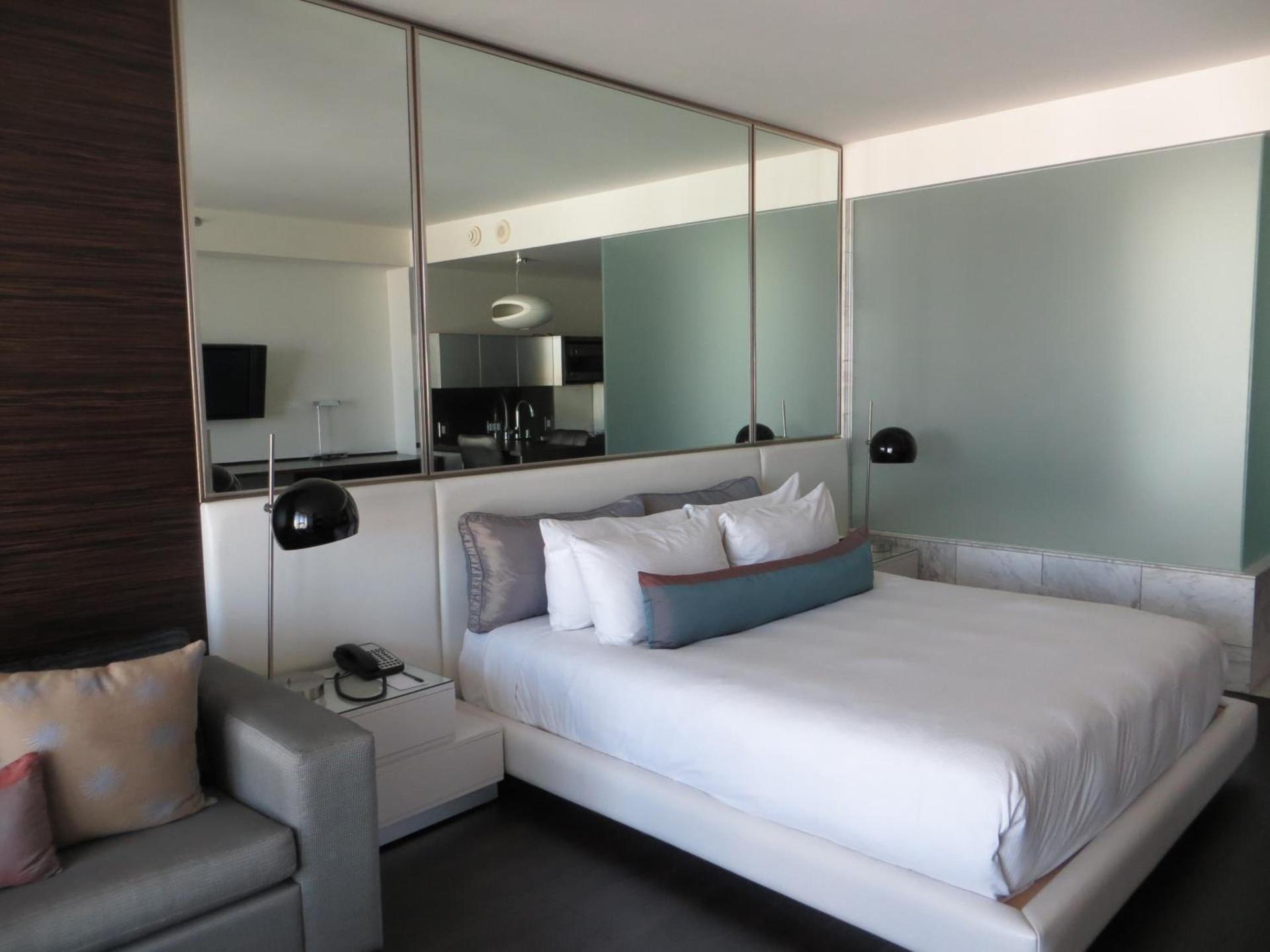 Palms Place Suite with Strip View photo 5
