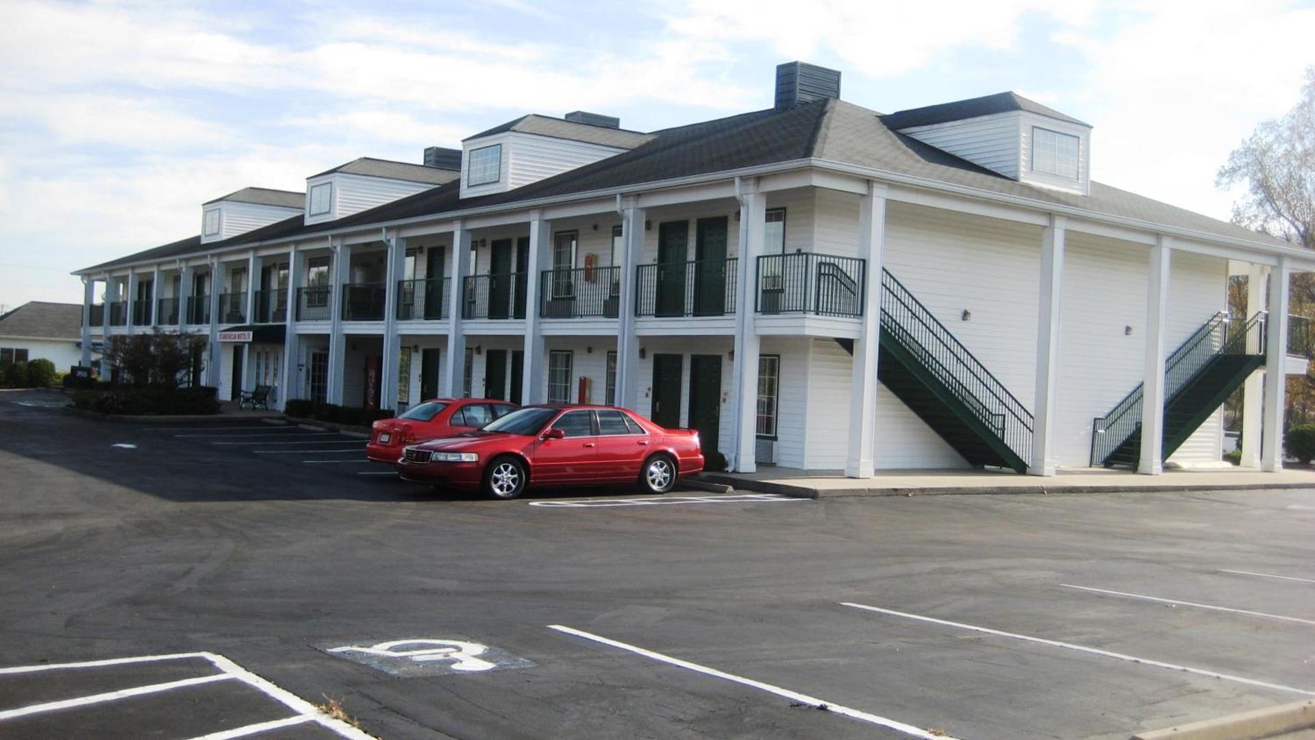 American Motel - Lenoir photo 3
