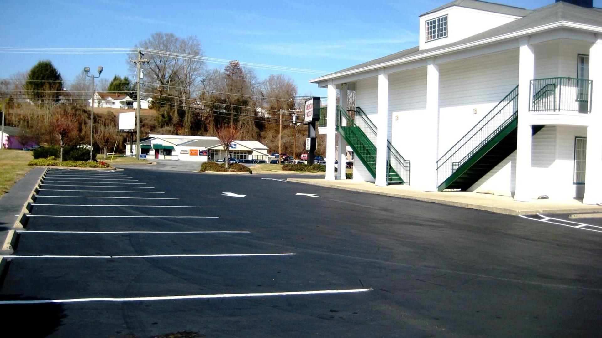 American Motel - Lenoir photo 8