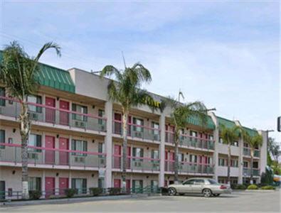 Days Inn by Wyndham Ontario Airport photo 17