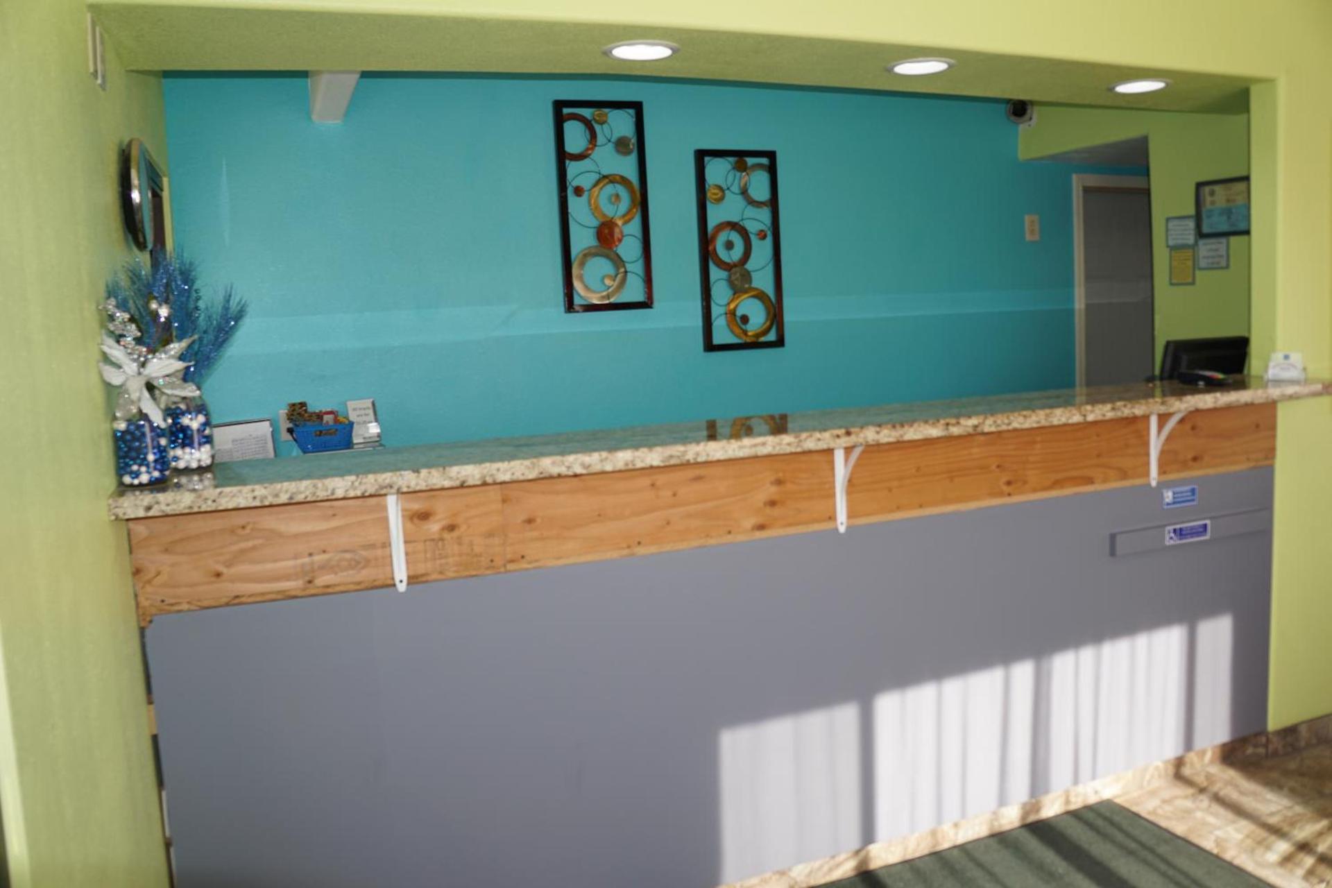 Apex Inn photo 8