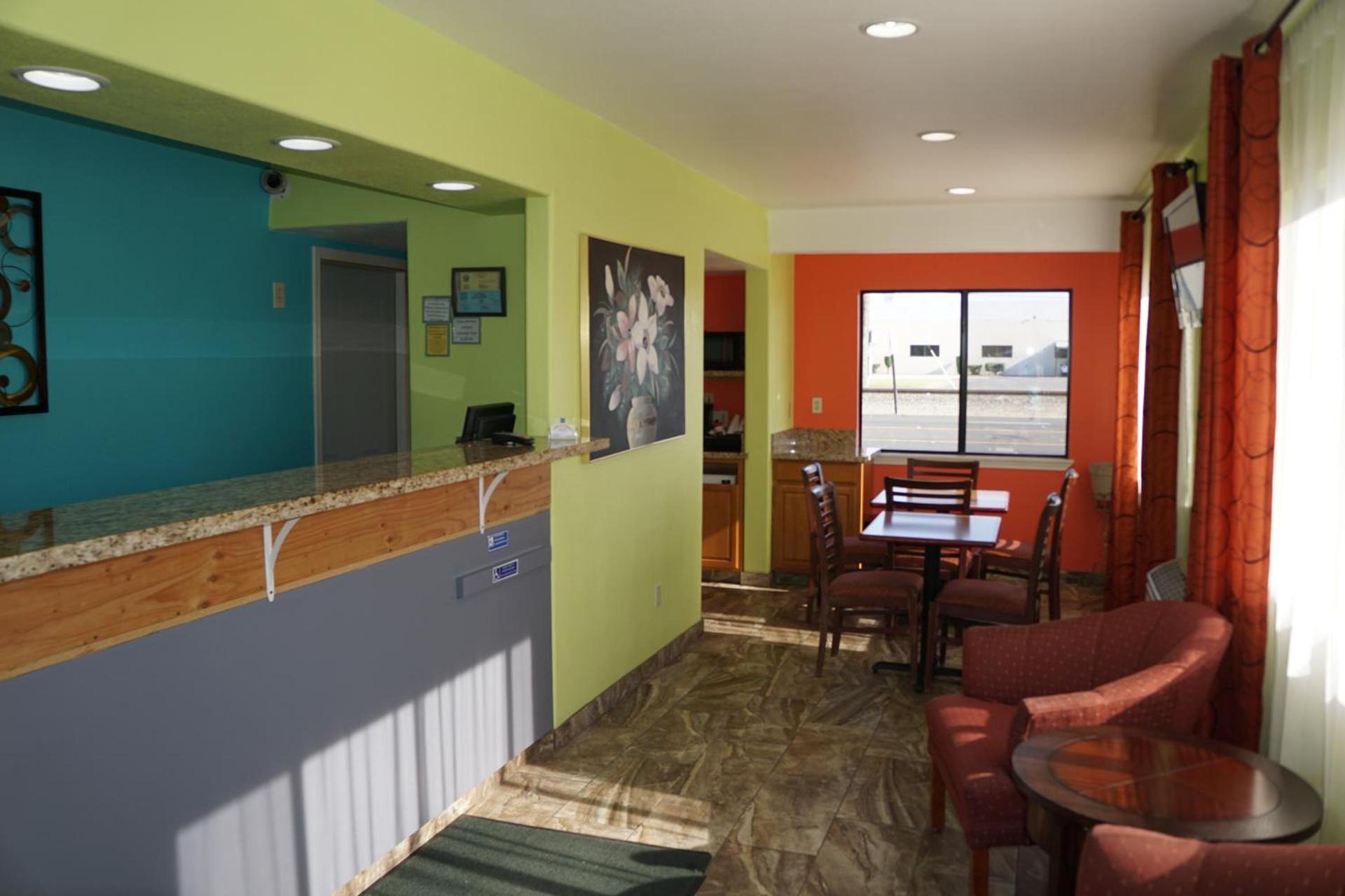 Apex Inn photo 9