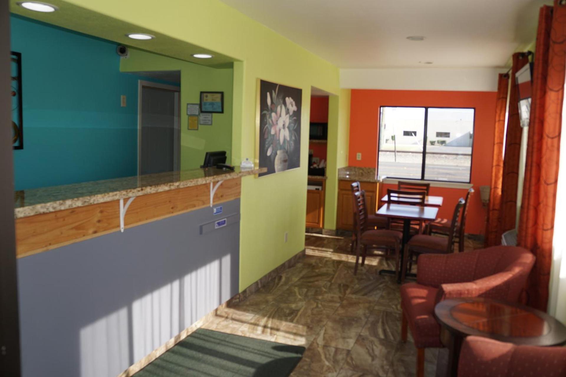 Apex Inn photo 12