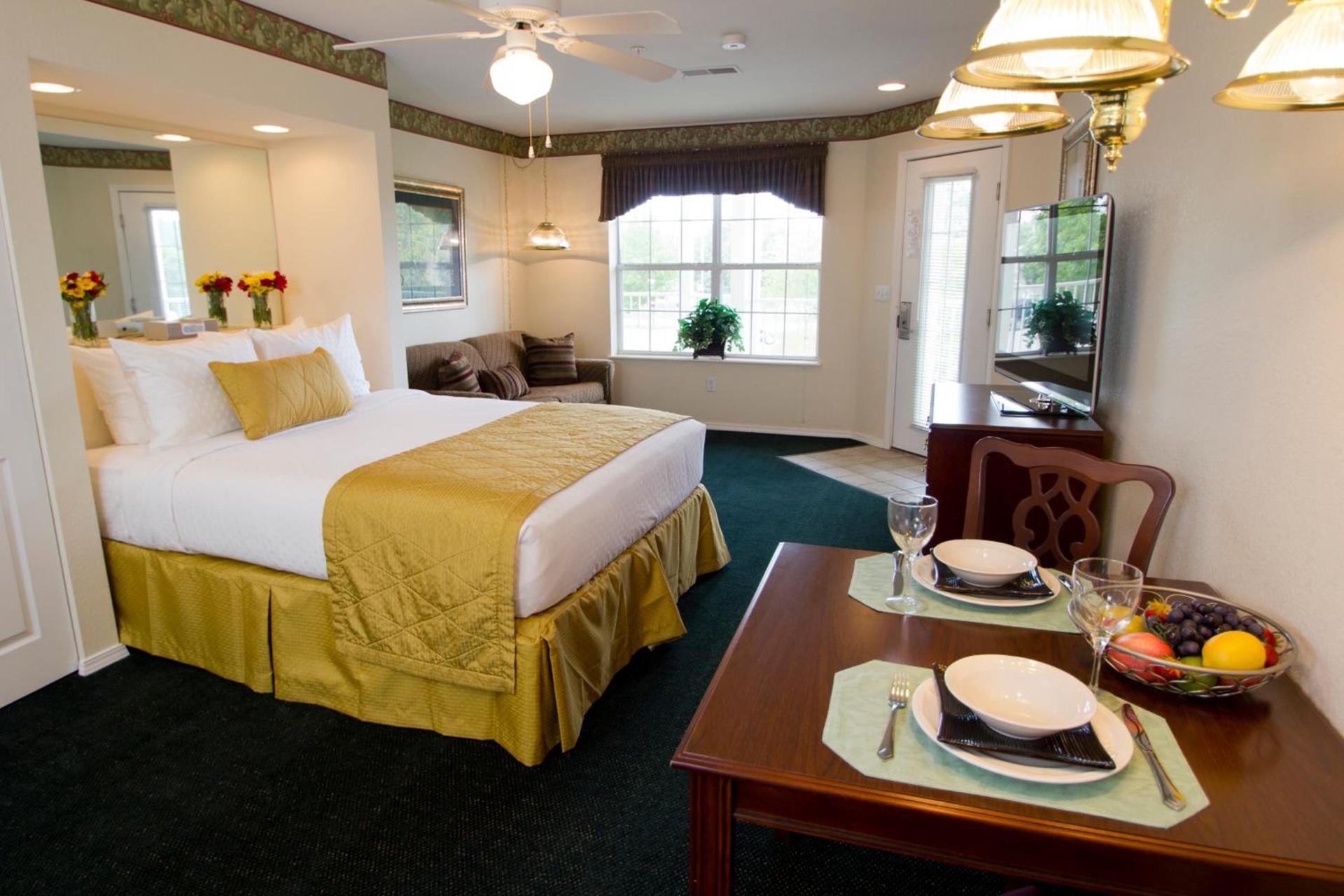 The Suites at Fall Creek photo 38