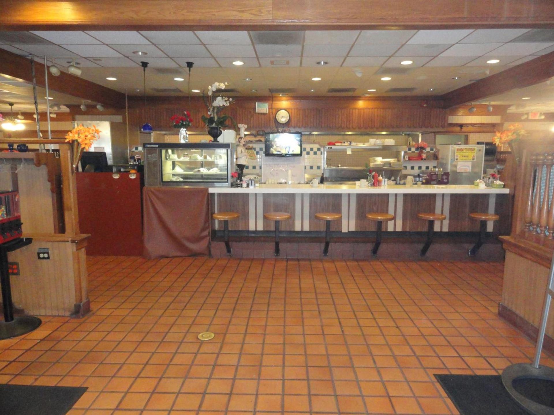 Grand Rapids Inn photo 30