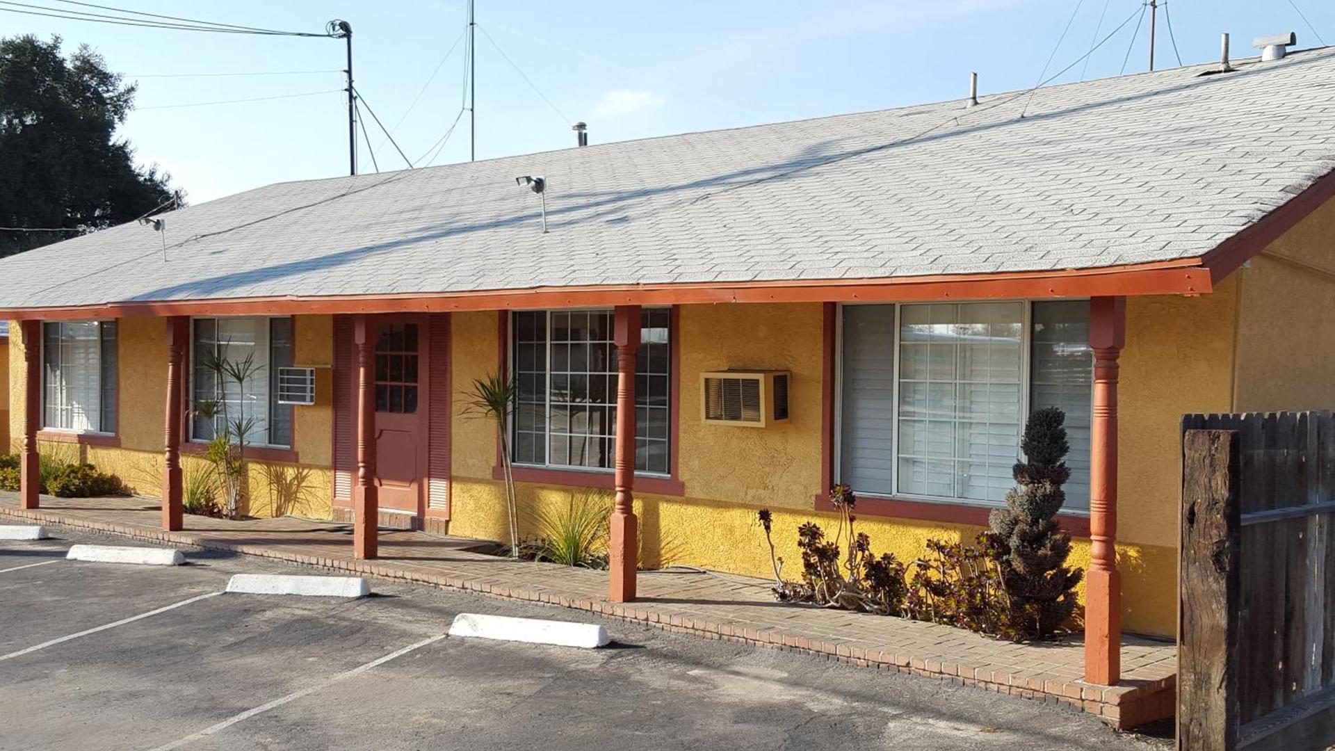 Reedley Inn photo 2