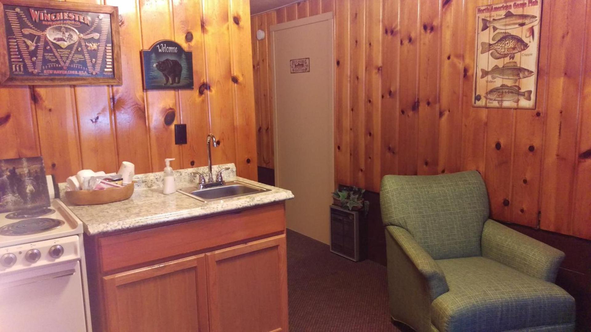 Alpine Motel photo 56