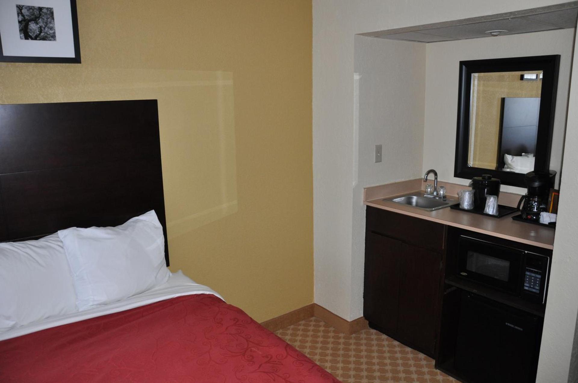 Country Inn & Suites by Radisson, Near The National Sports Center, Coon Rapids, MN photo 33