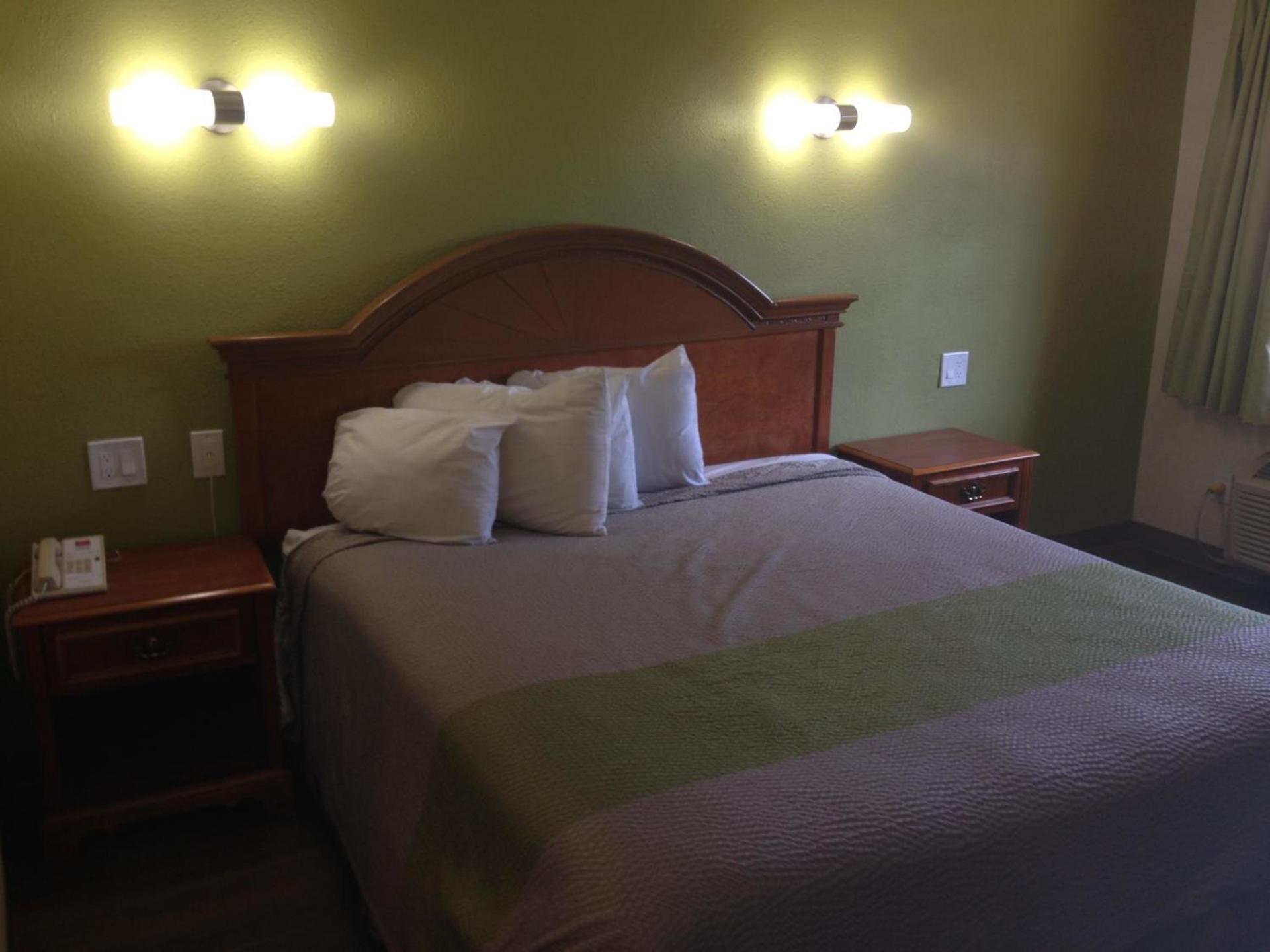 Red Carpet Inn - New Brunswick photo 3