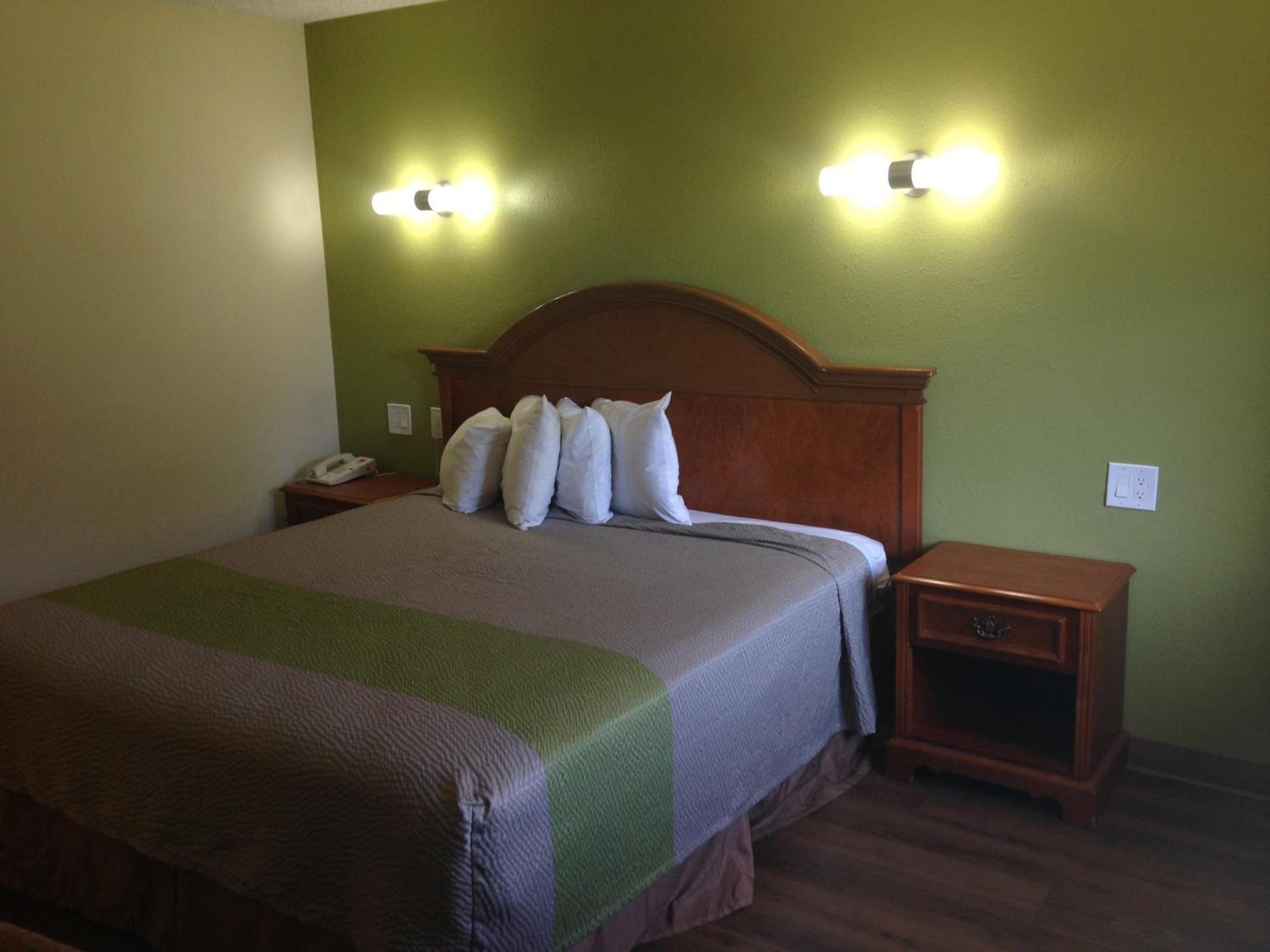 Red Carpet Inn - New Brunswick photo 8