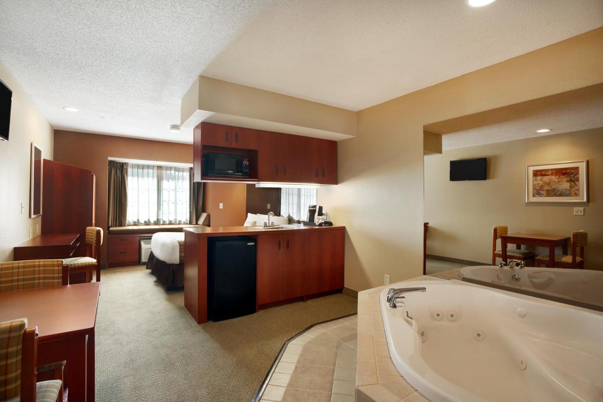 Microtel Inn & Suites by Wyndham Dover New Hampshire photo 5
