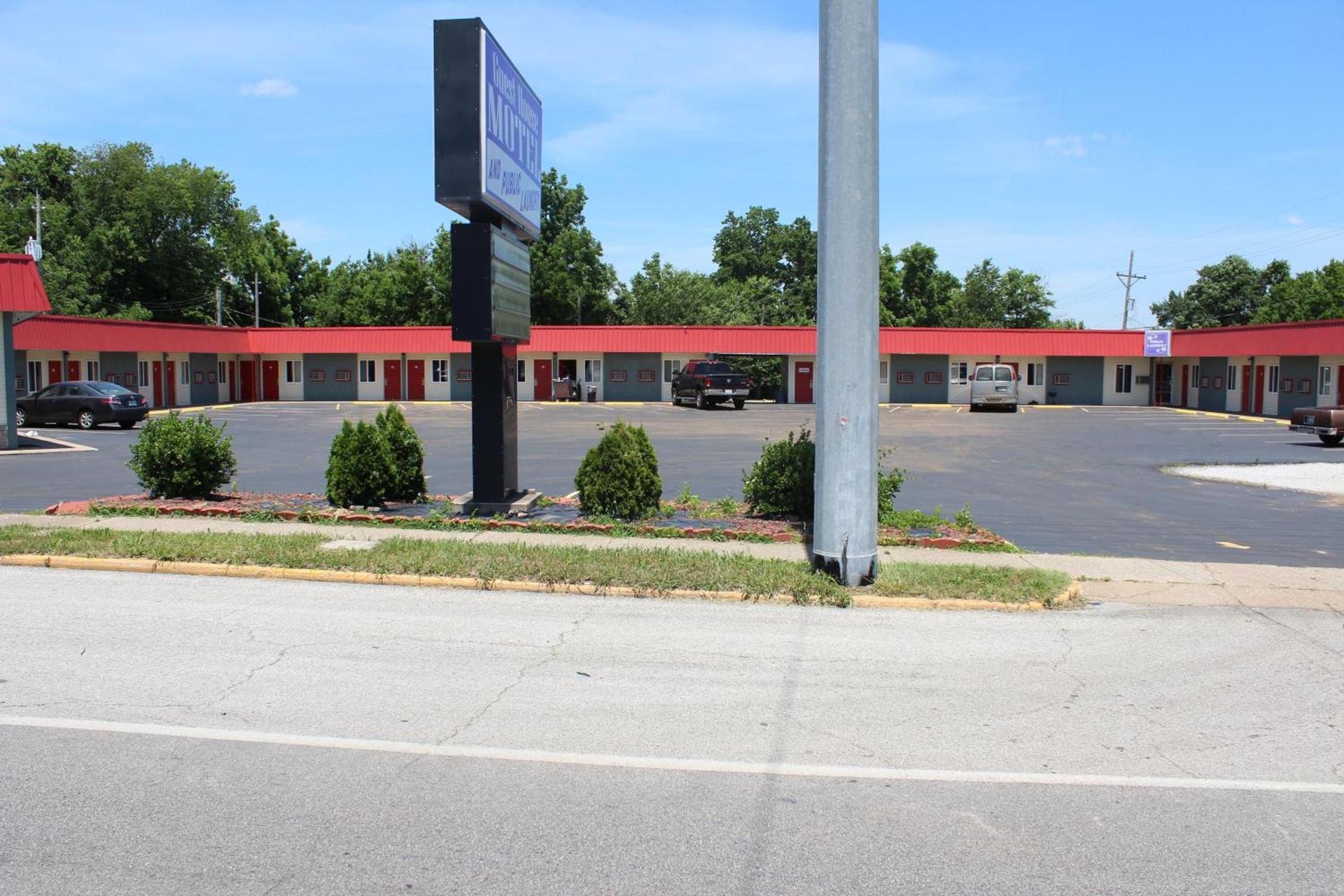 Guest House Motel — hotel in Carthage