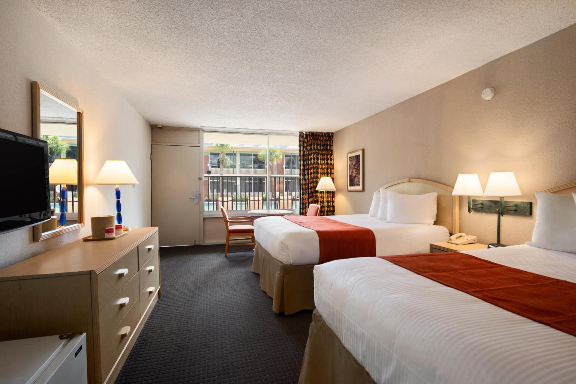 Ramada by Wyndham Kissimmee Gateway - Free Theme Park Shuttle photo 72