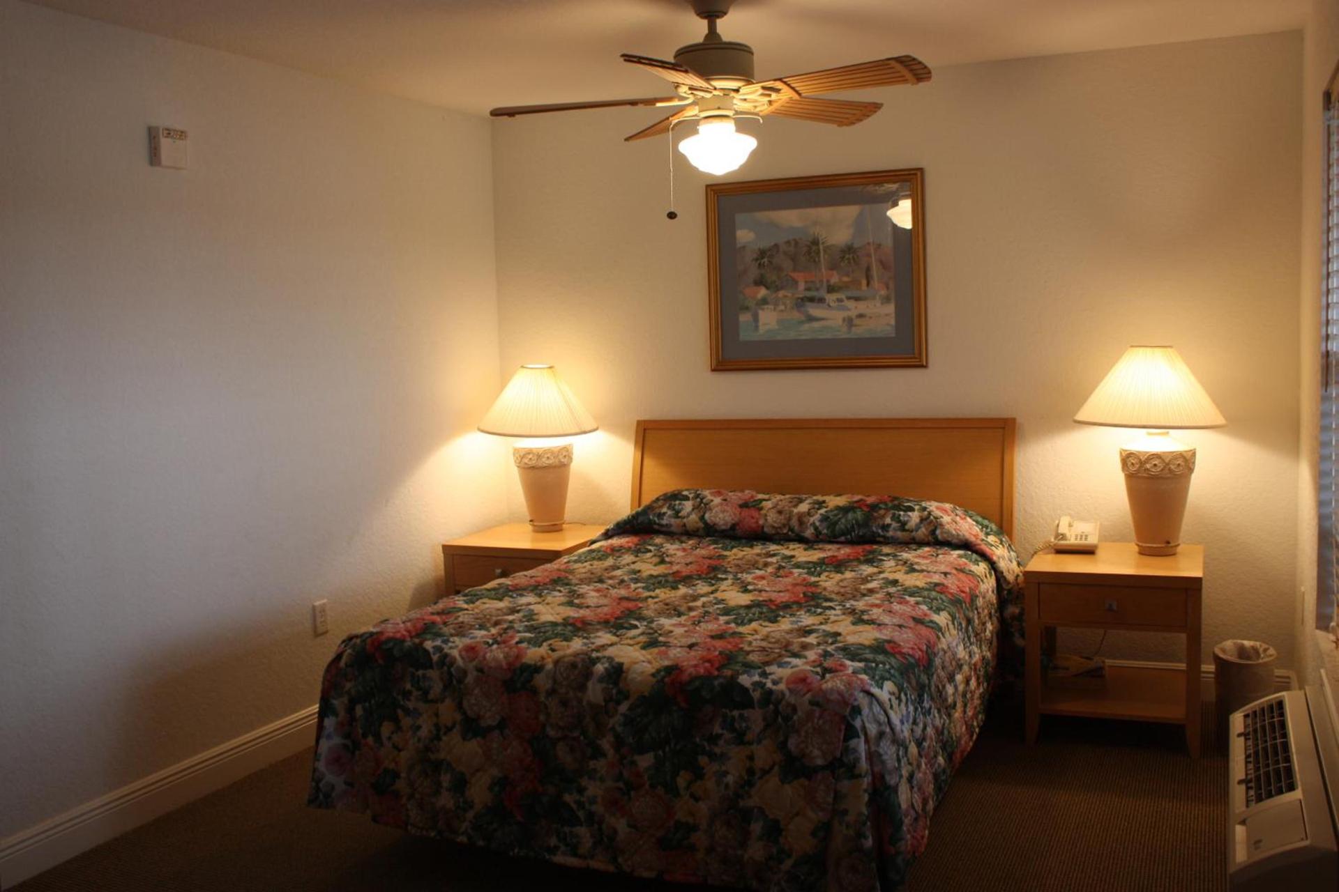 Lake Roy Beach Inn - Winter Haven photo 21