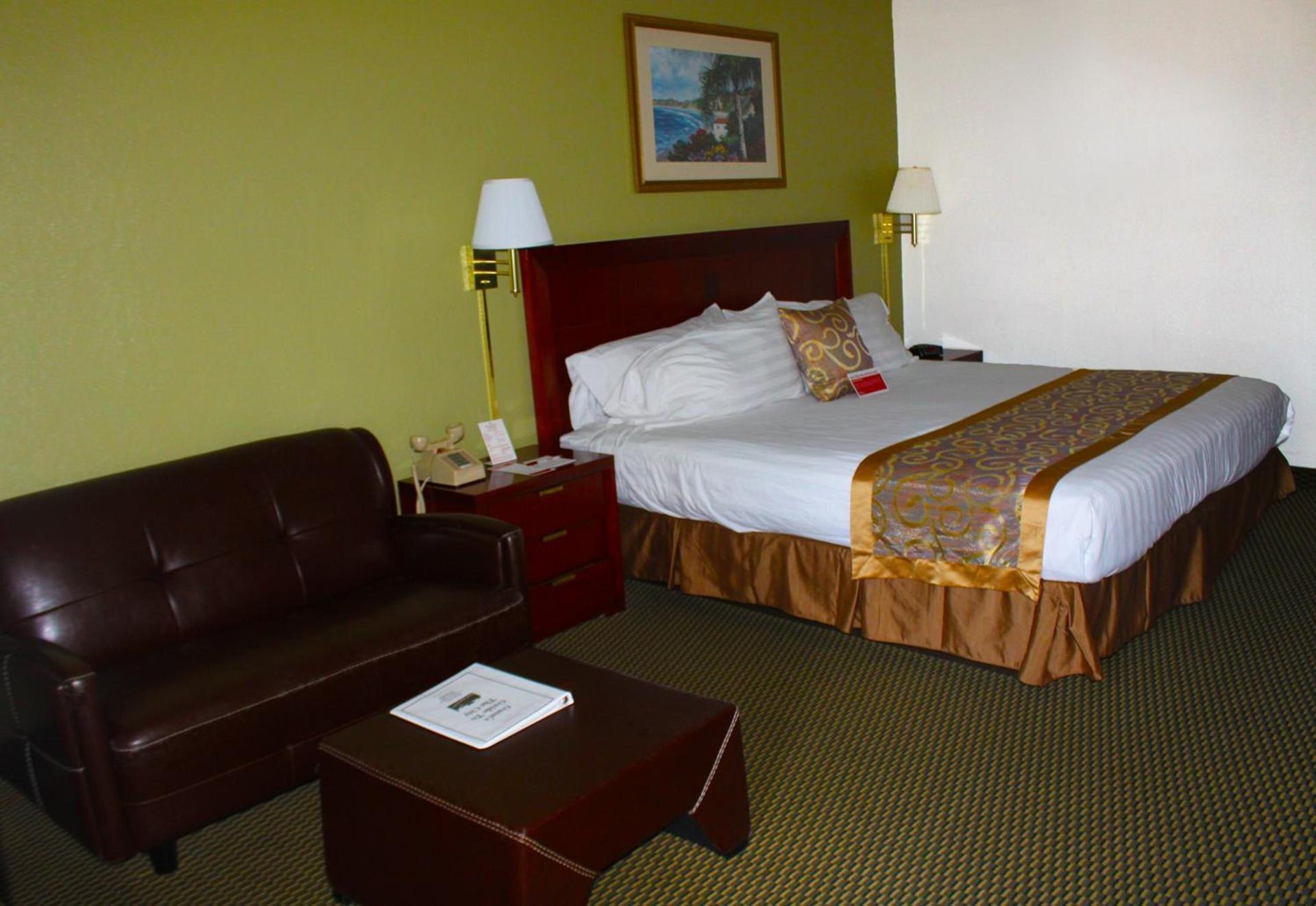 Ramada by Wyndham Temple Terrace/Tampa North photo 49