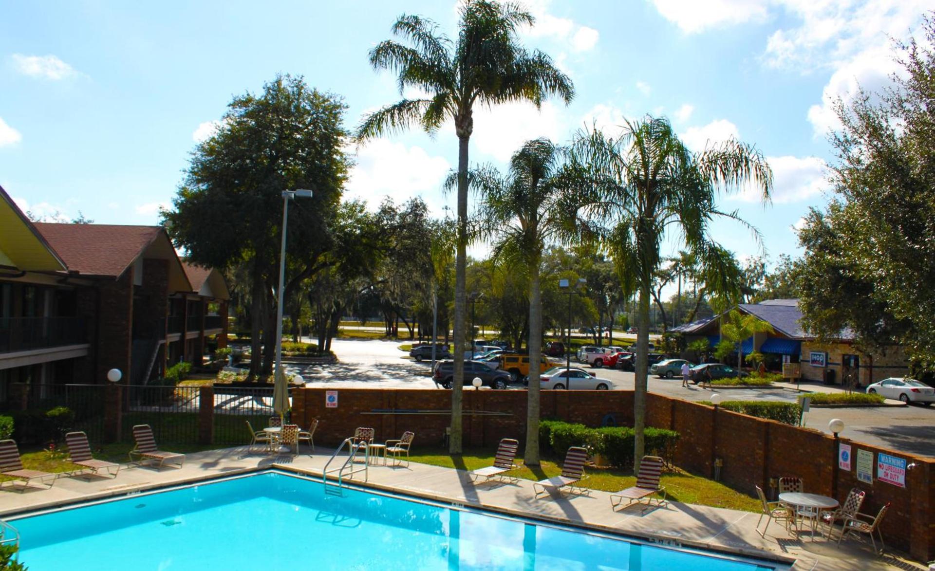 Ramada by Wyndham Temple Terrace/Tampa North photo 44